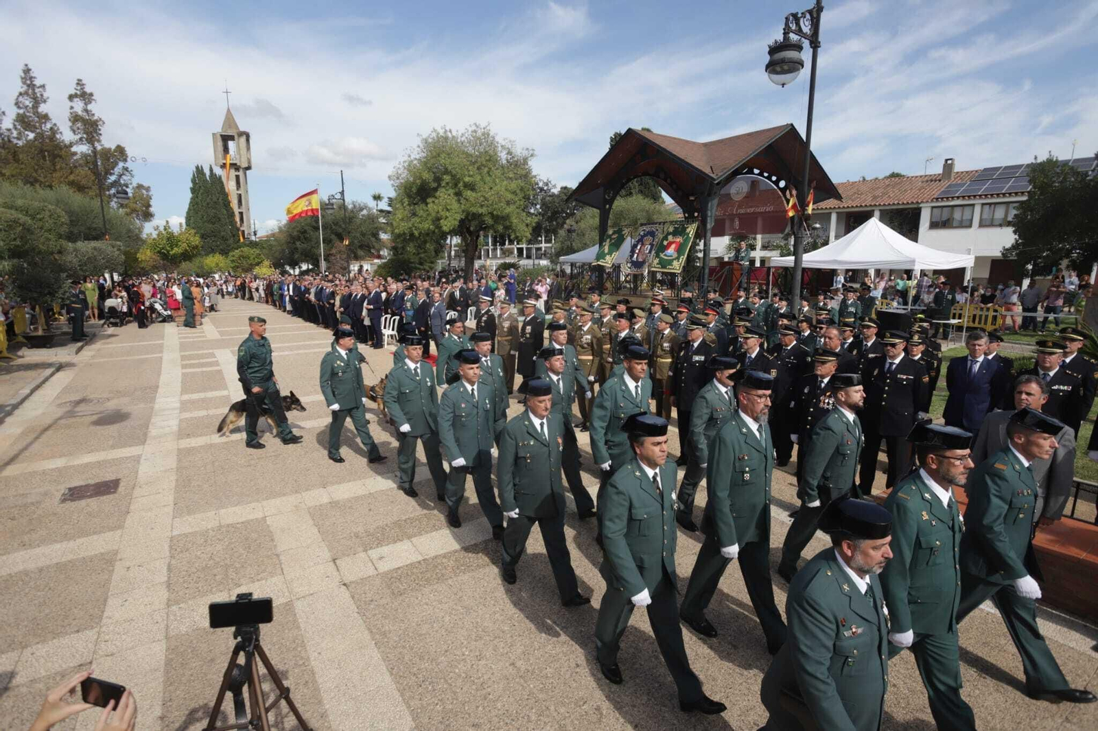 Acto militar de la Guardia Civil en Castellar con motivo de su patrona, la Virgen del Pilar.