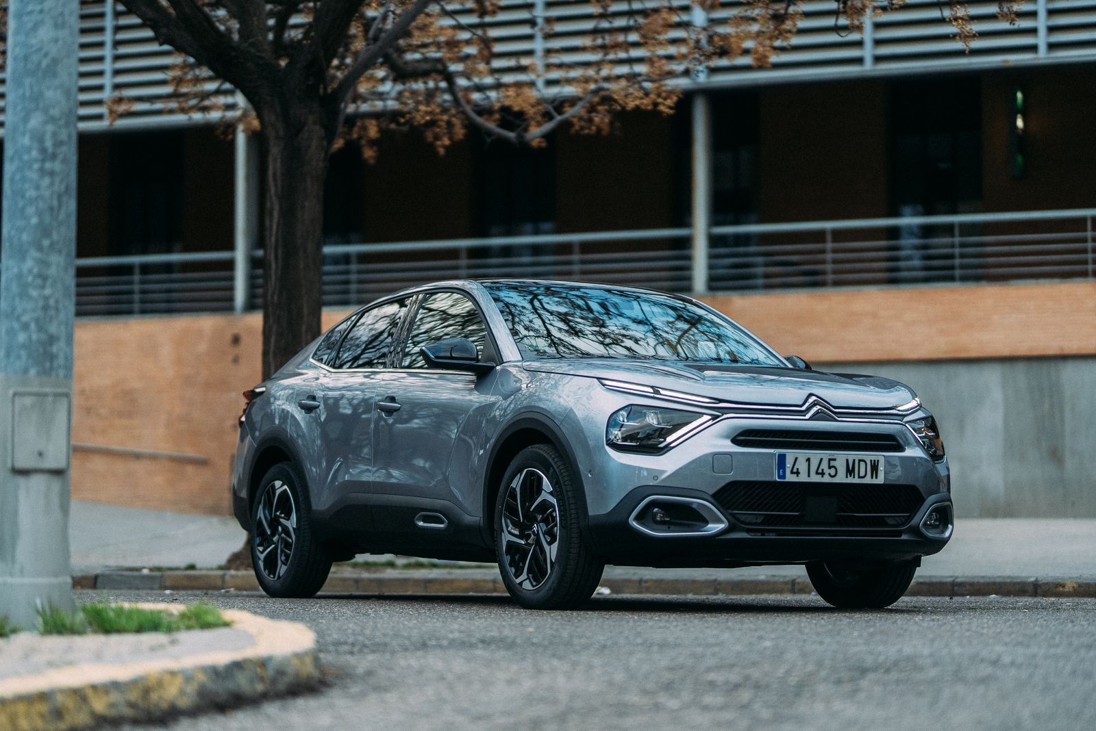 Citroën pone en marcha la comercialización del C4 X, una berlina de 4,60 m de largo