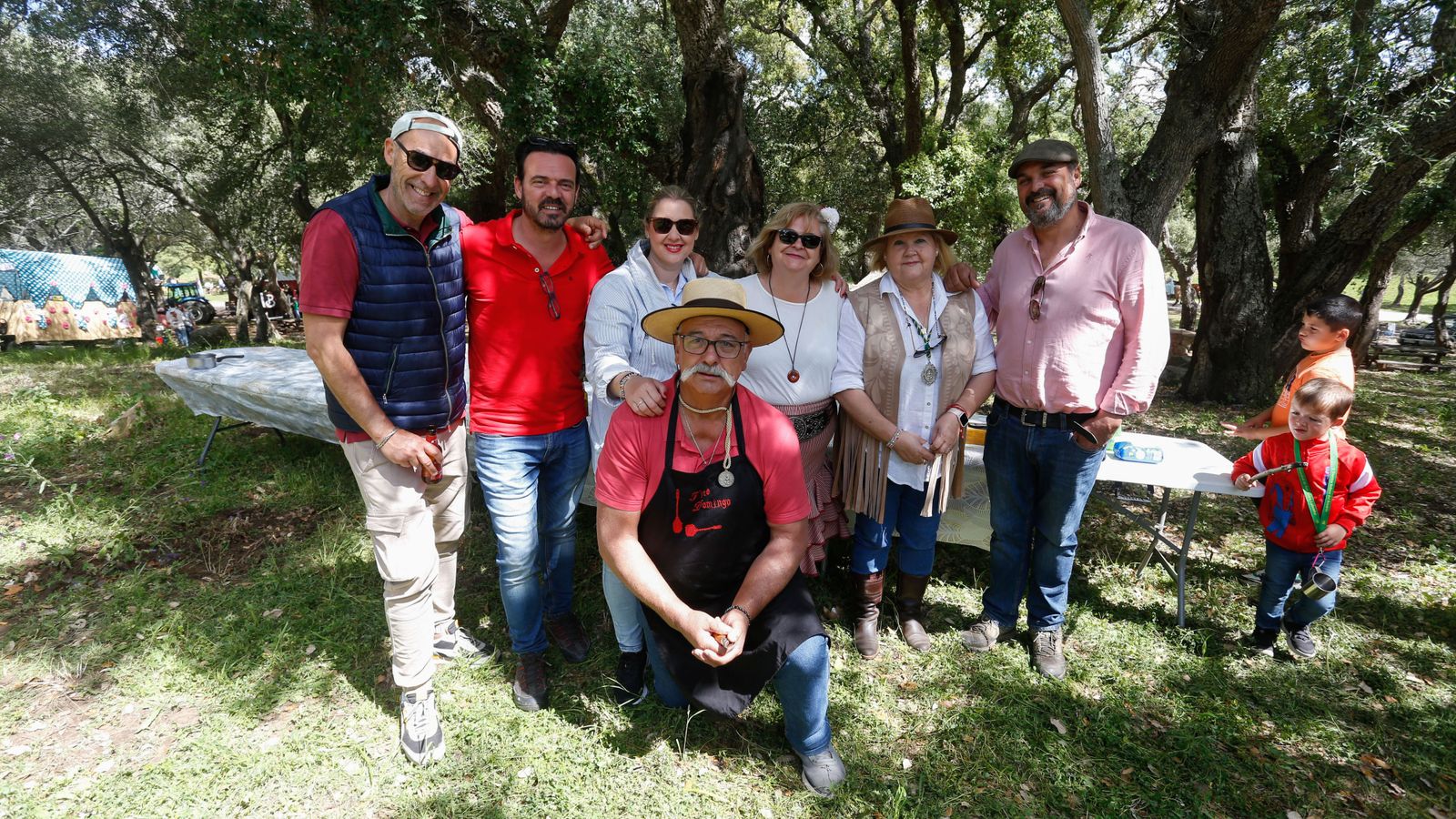 Búscate en las fotos del domingo en la romería de Los Barrios