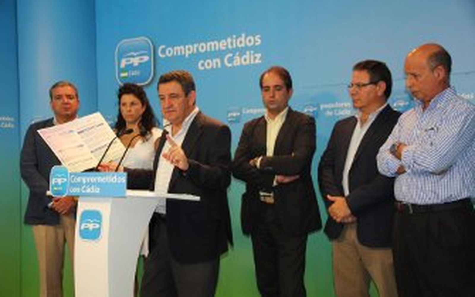 Loaiza suelta lastre con	 el plan Bahía Competitiva