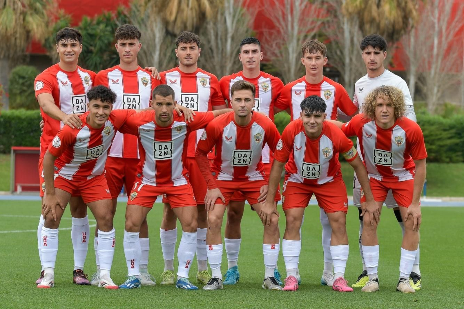 Once inicial del filial rojiblanco ante el Estepona.