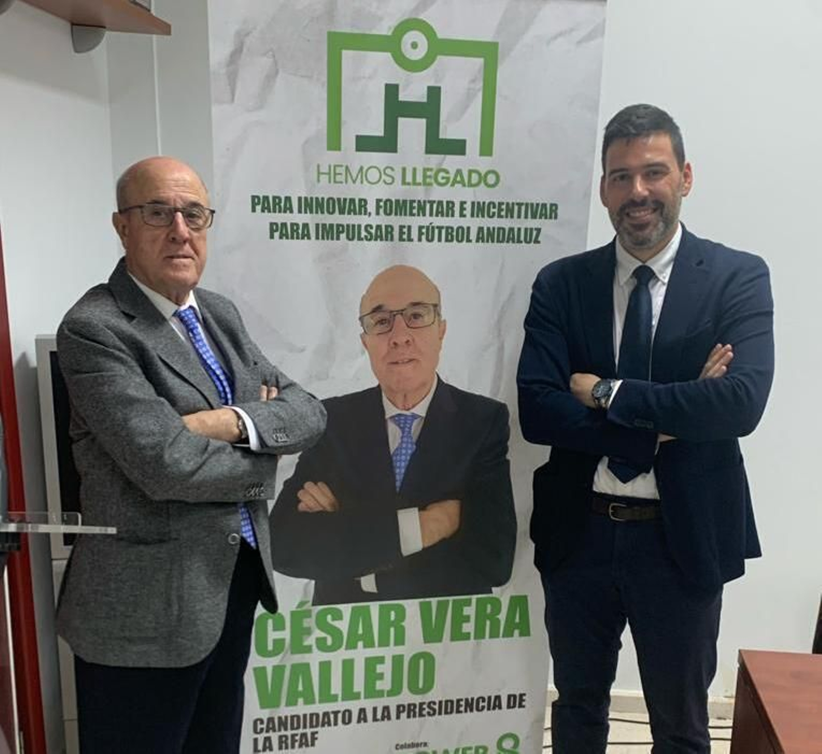 El almeriense Juan José Padilla posa junto a César Vera, candidato a la presidencia de la RFAF.