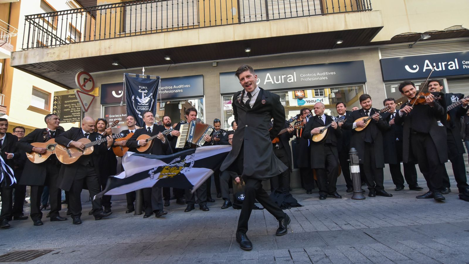 Fotos del pasacalles del X Certamen Internacional de Tunas Ciudad de Algeciras