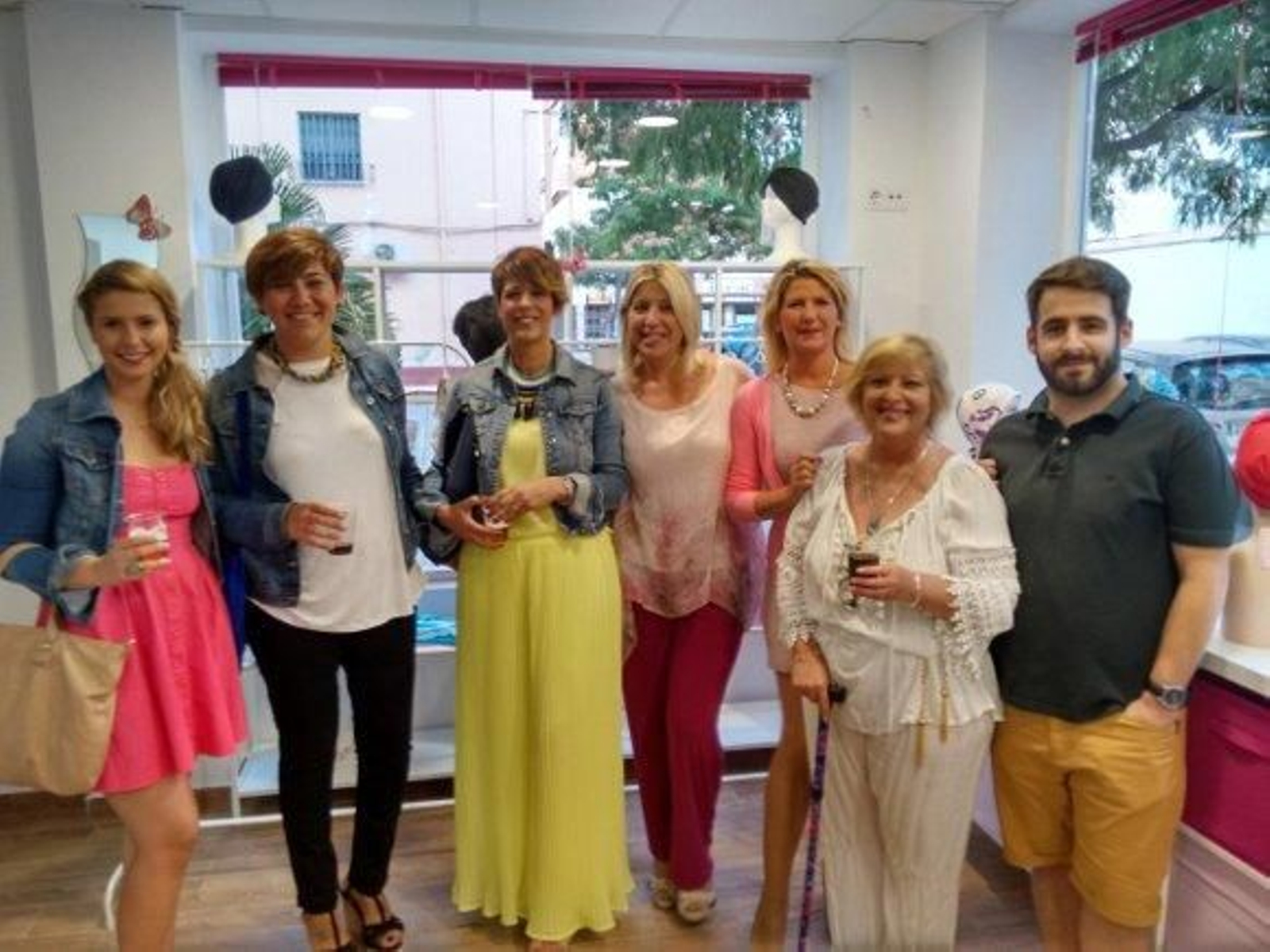 Cristina Gutiérrez, Lourdes Vicenti, Nieves Morano, Rosa Prieto, Mamen Prieto, Pilar Pastor y Alfredo Pastor.

Foto: Ignacio Casas de Ciria