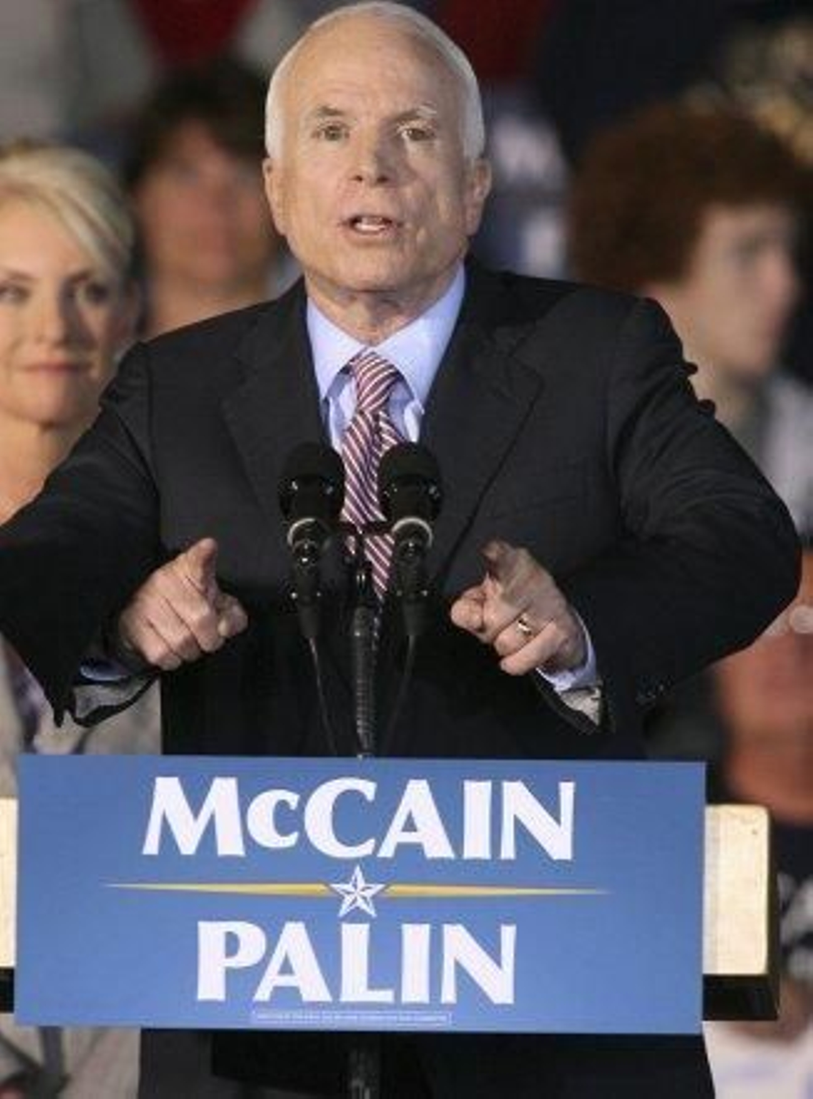 La crisis financiera da un vuelco a la campaña