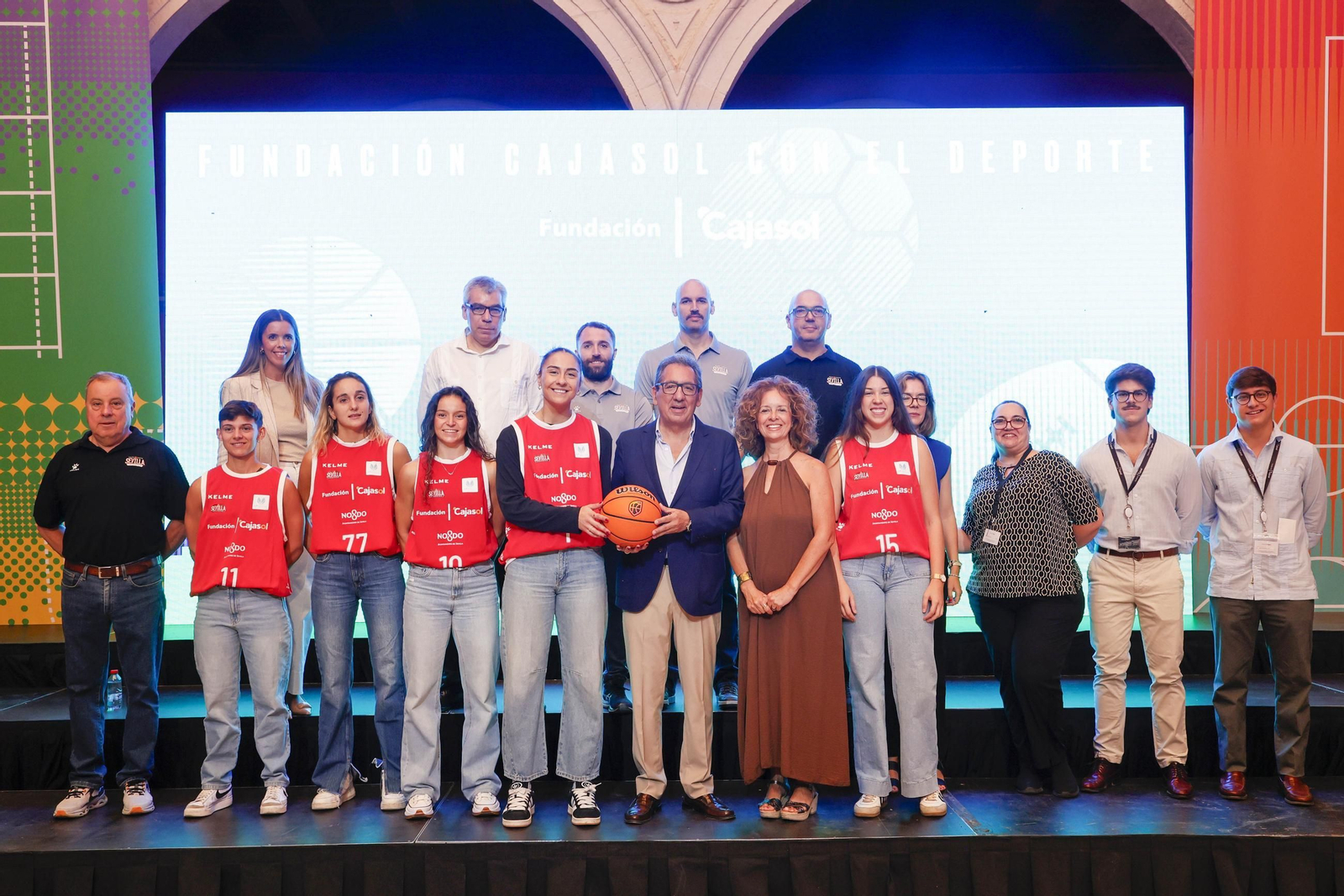 La presentación del patrocinio de los clubes deportivos en la Fundación Cajasol
