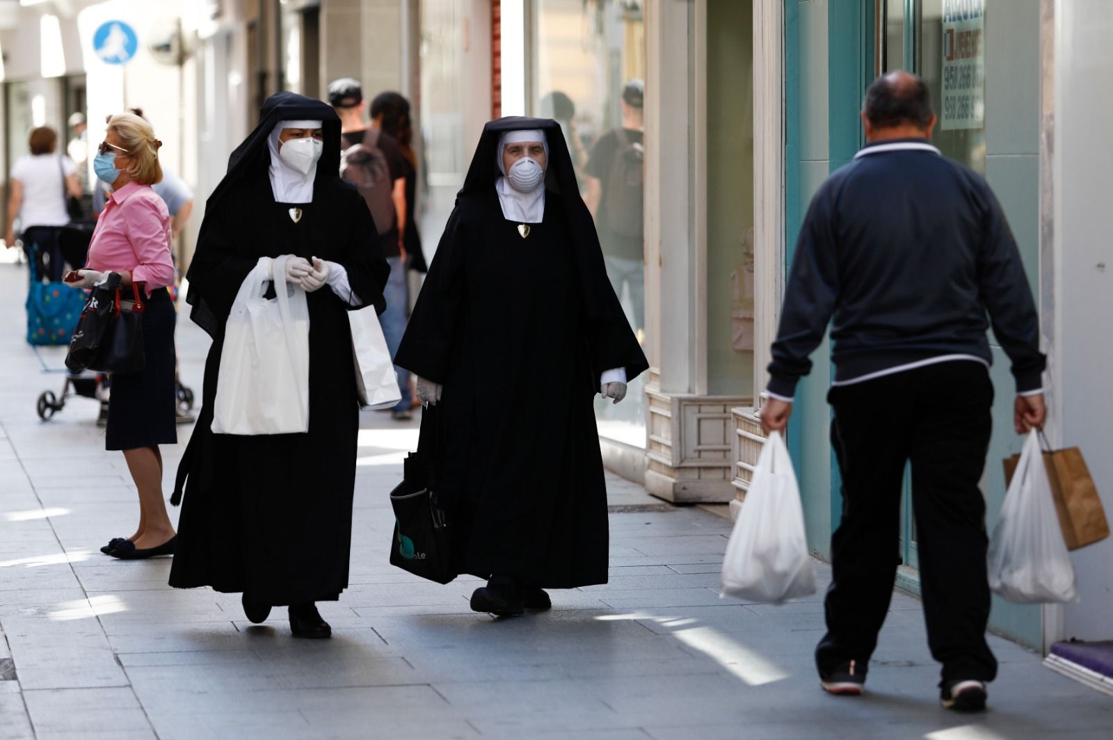 Las mejores fotos de Granada en los 98 días del estado de alarma
