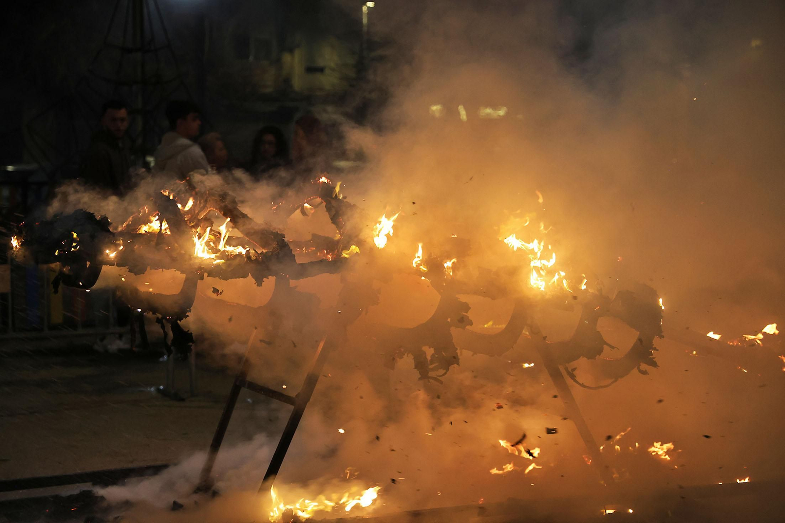 Imágenes de la quema del choco en Huelva