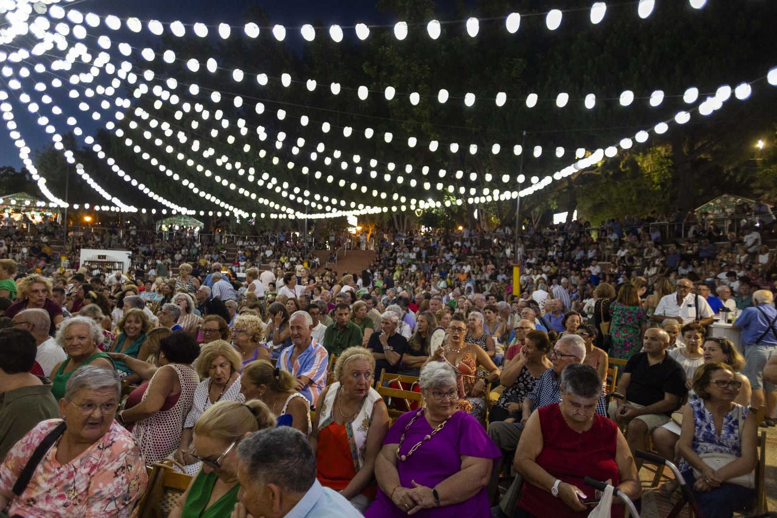 Búscate en las imágenes de la inauguración de la Feria del Carmen y de la Sal de San Fernando