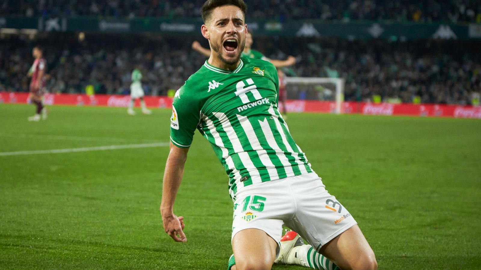 Álex Moreno celebra un gol la temporada pasada en el Benito Villamarín