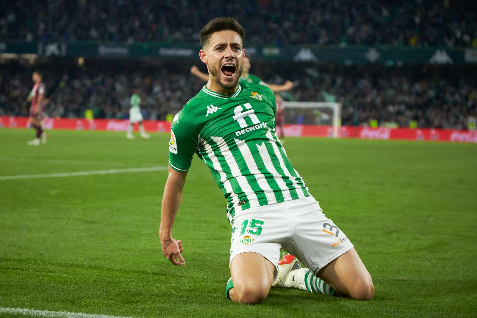 Álex Moreno celebra un gol la temporada pasada en el Benito Villamarín