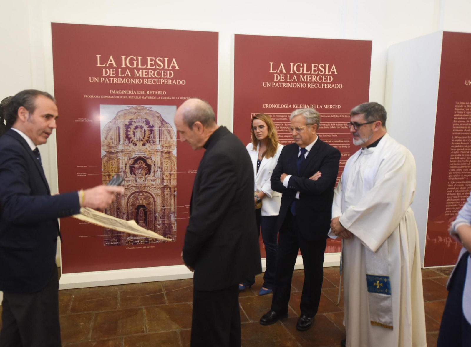 La bendición del retablo de la iglesia de la Merced de Córdoba tras su recuperación, en imágenes