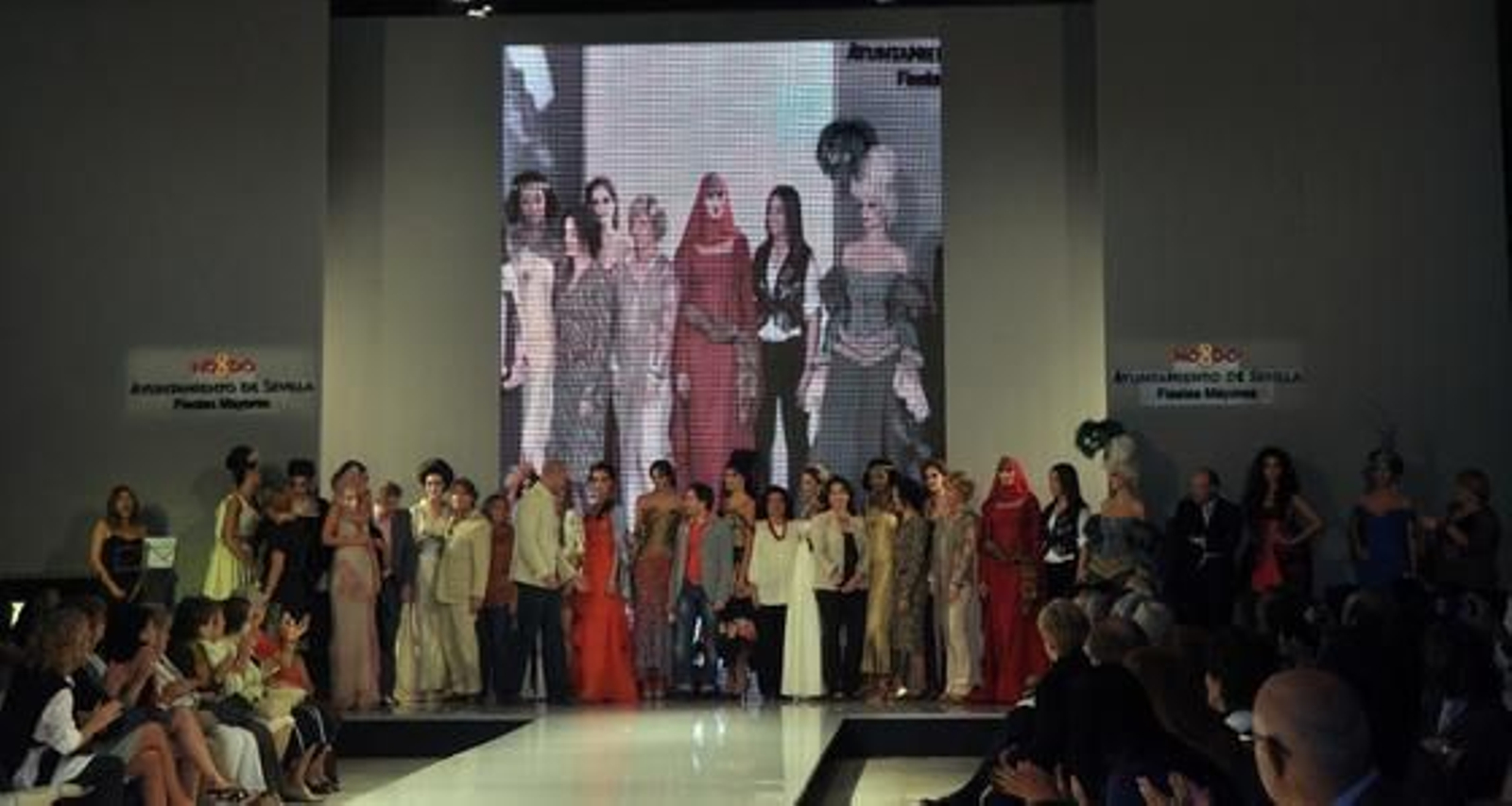 Desfile inaugural de la semana de la moda de Sevilla. 

Foto: Manuel Gómez