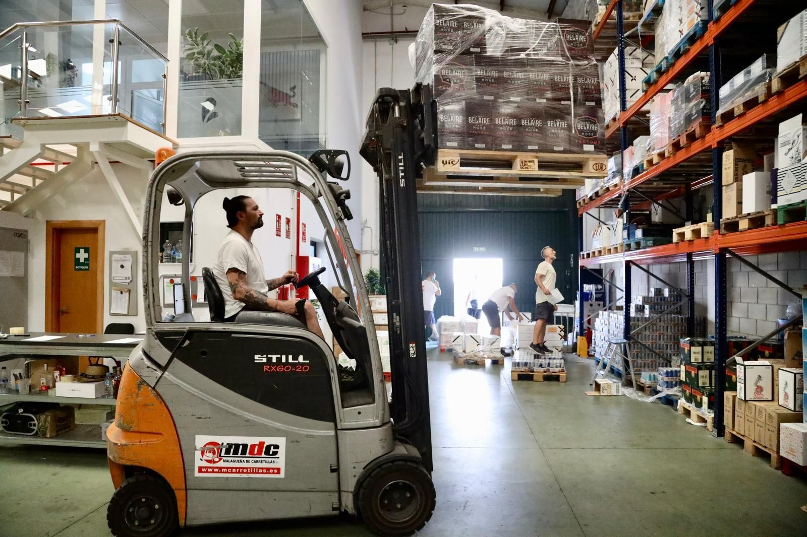 Los últimos preparativos para la Feria de Málaga, en imágenes.