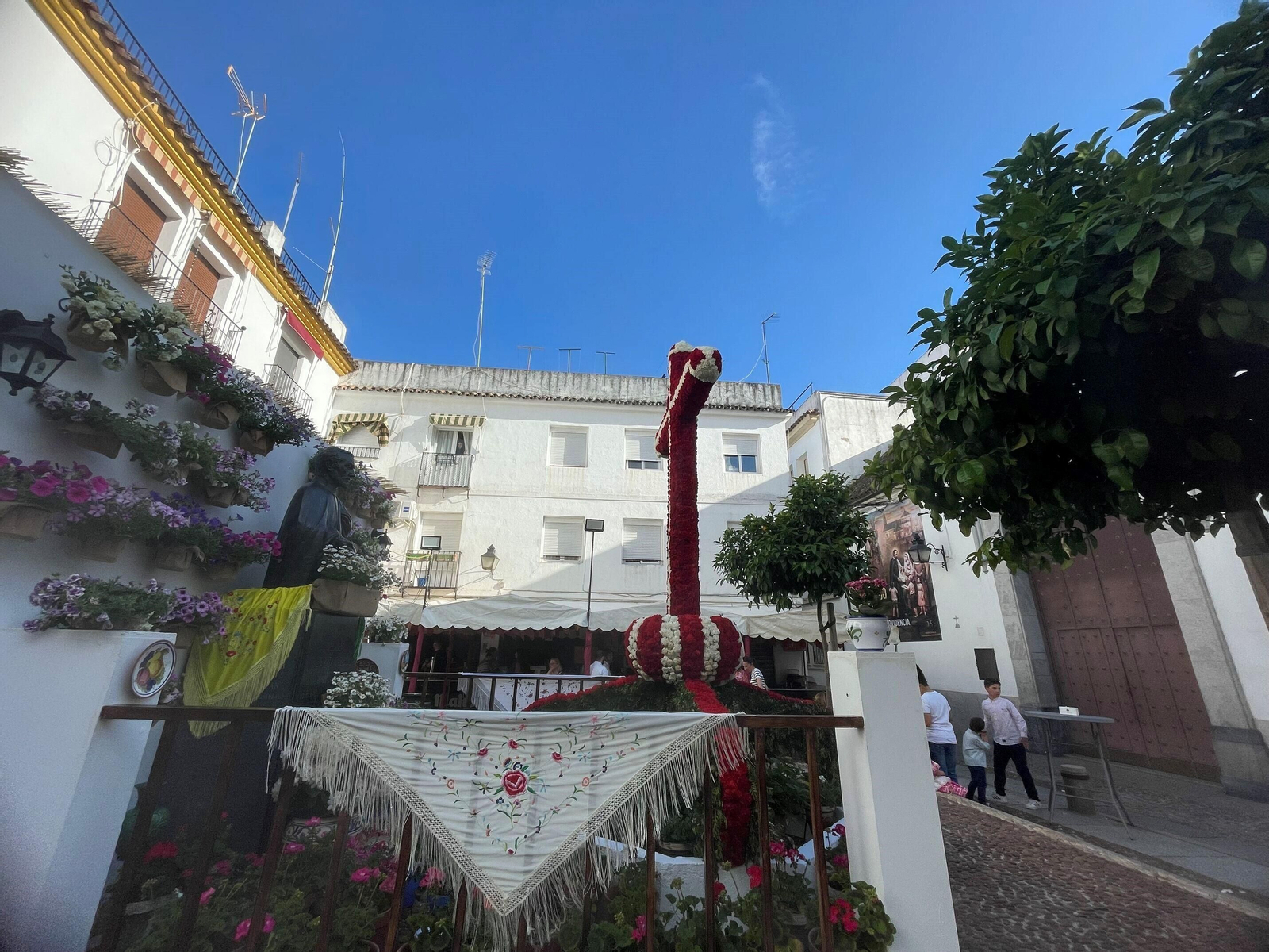 Cruz de la Hermandad de Nuestro Padre Jesús Nazareno. Las Cruces ganadoras del concurso municipal de Córdoba 2024, en imágenes