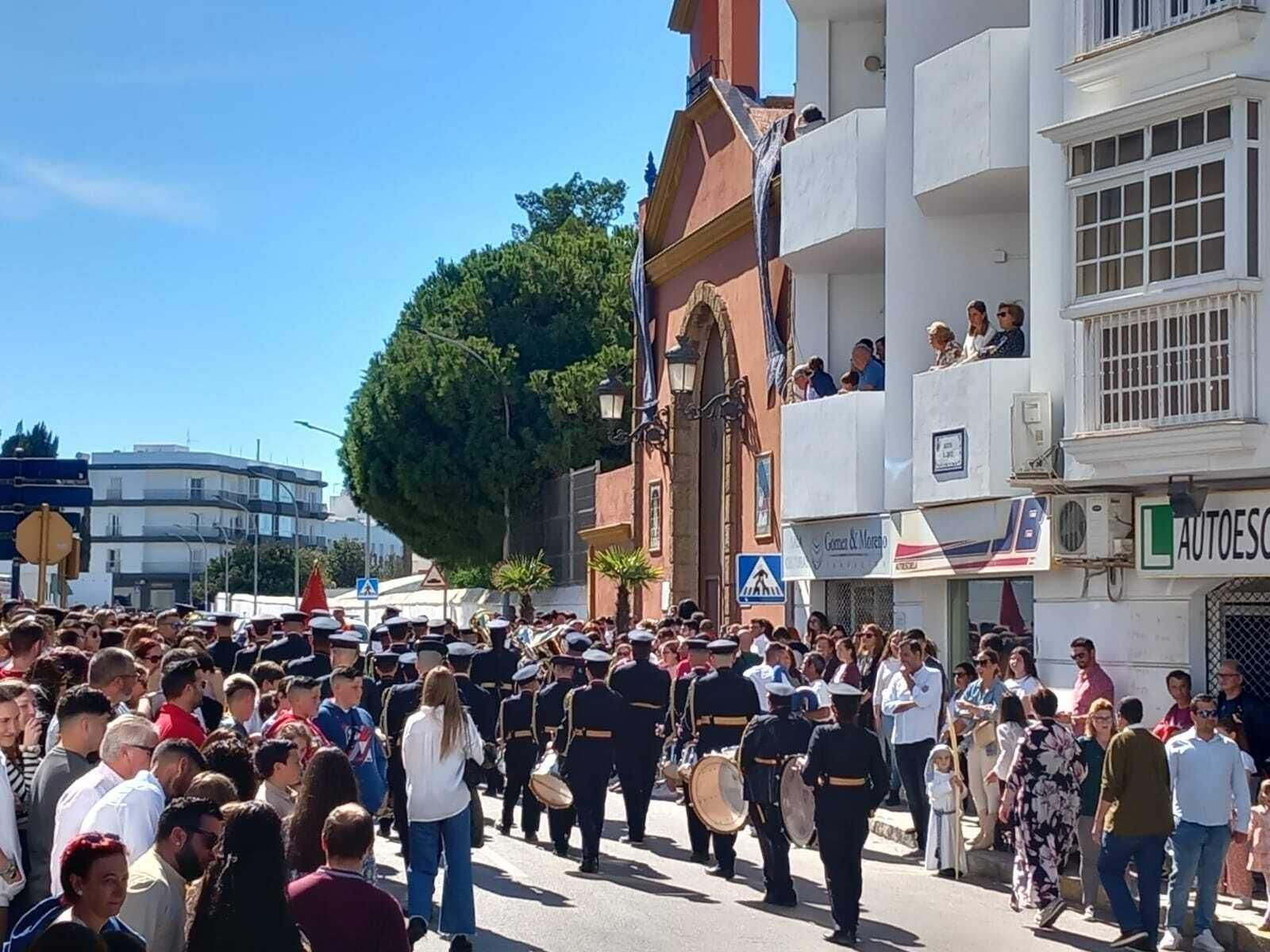 Las imágenes del Domingo de Ramos en Chiclana con La Borriquita y El Huerto