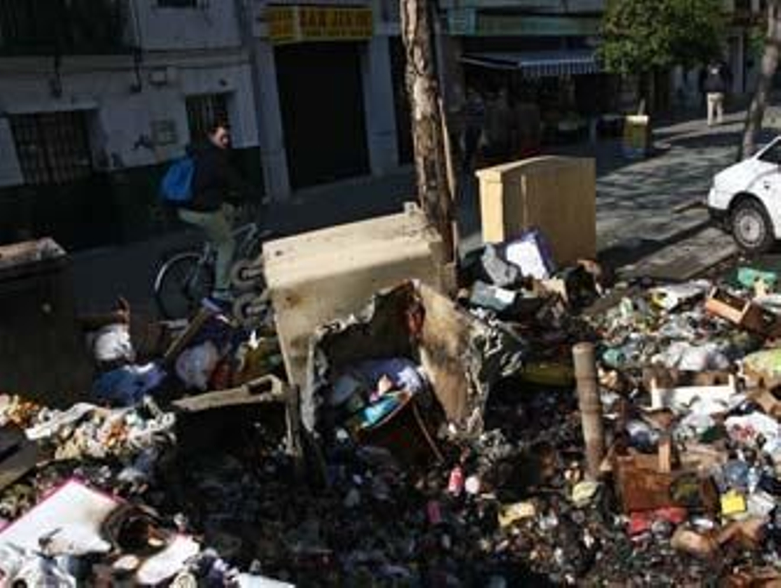 La huelga se incendia