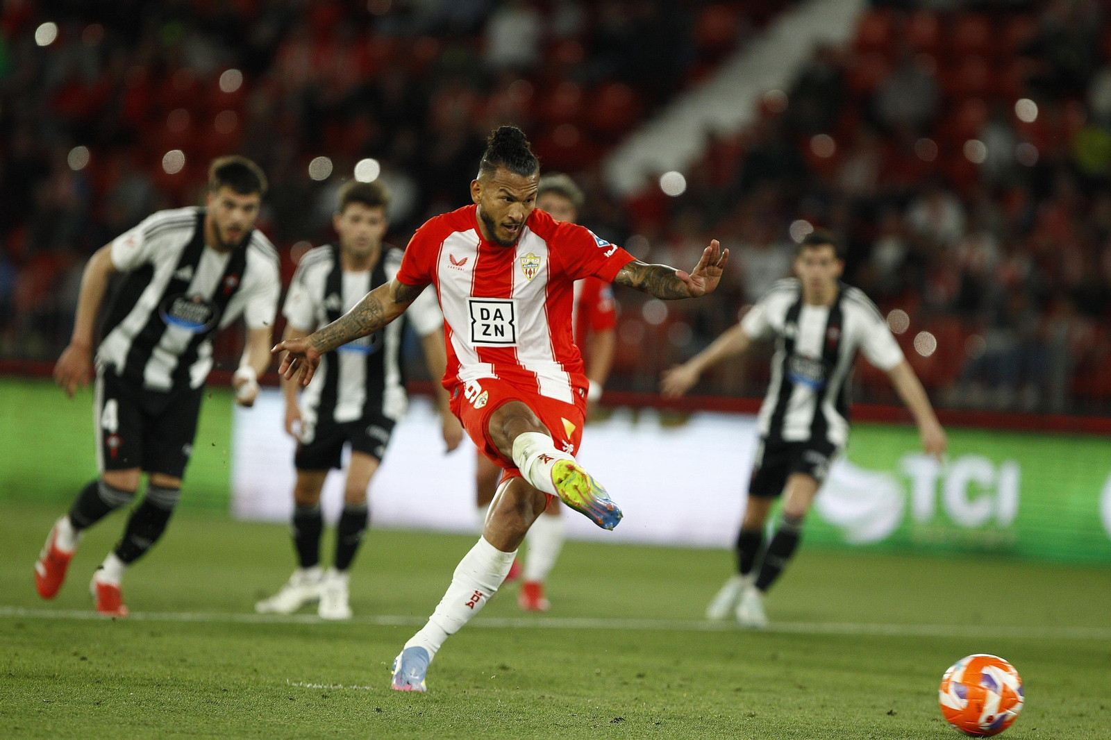 U.D. Almería-Racing Club Ferrol, en imágenes