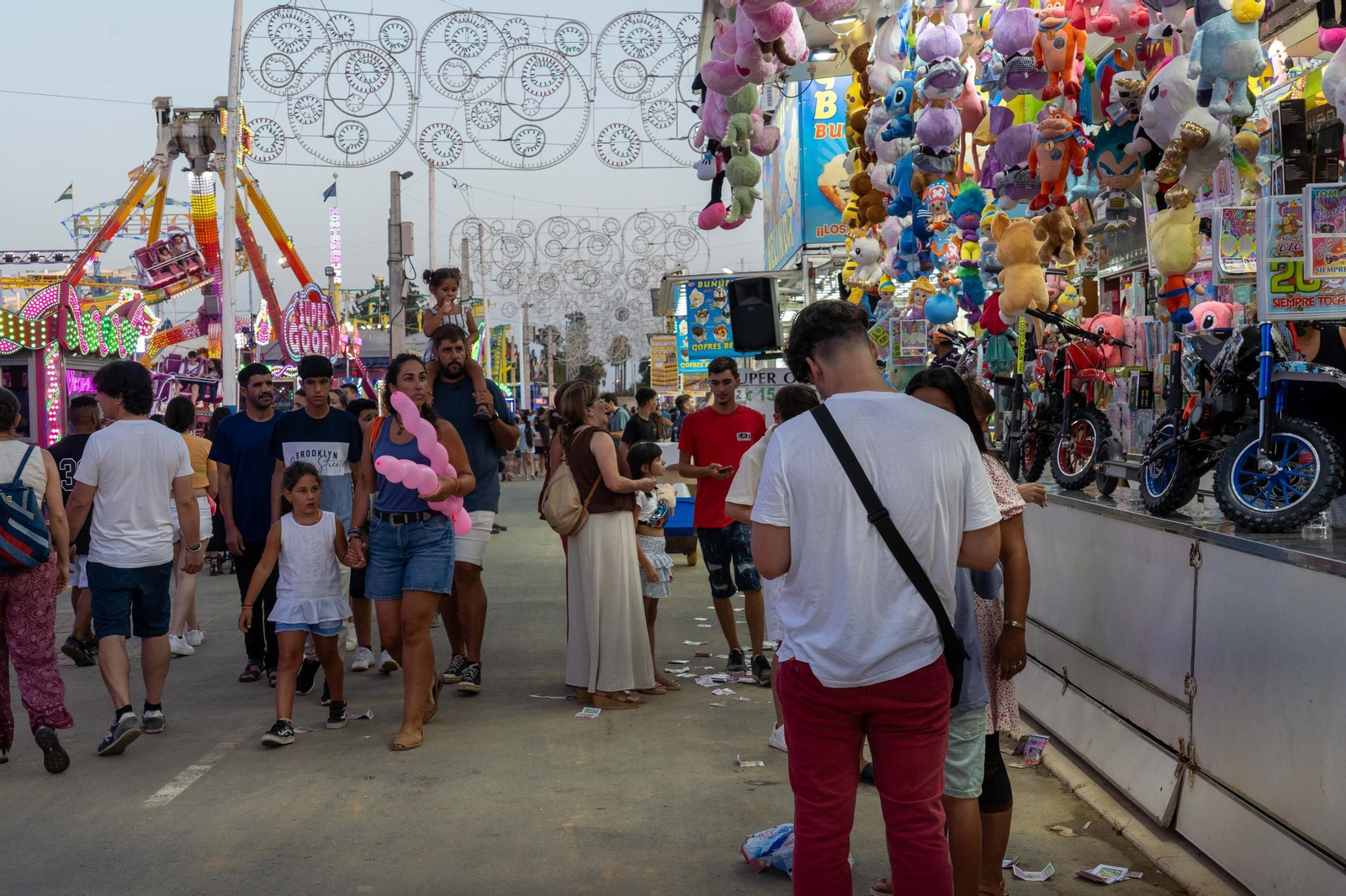 Colombinas 2025: Imágenes del ambiente el lunes 4 de agosto en las Fiestas Colombinas