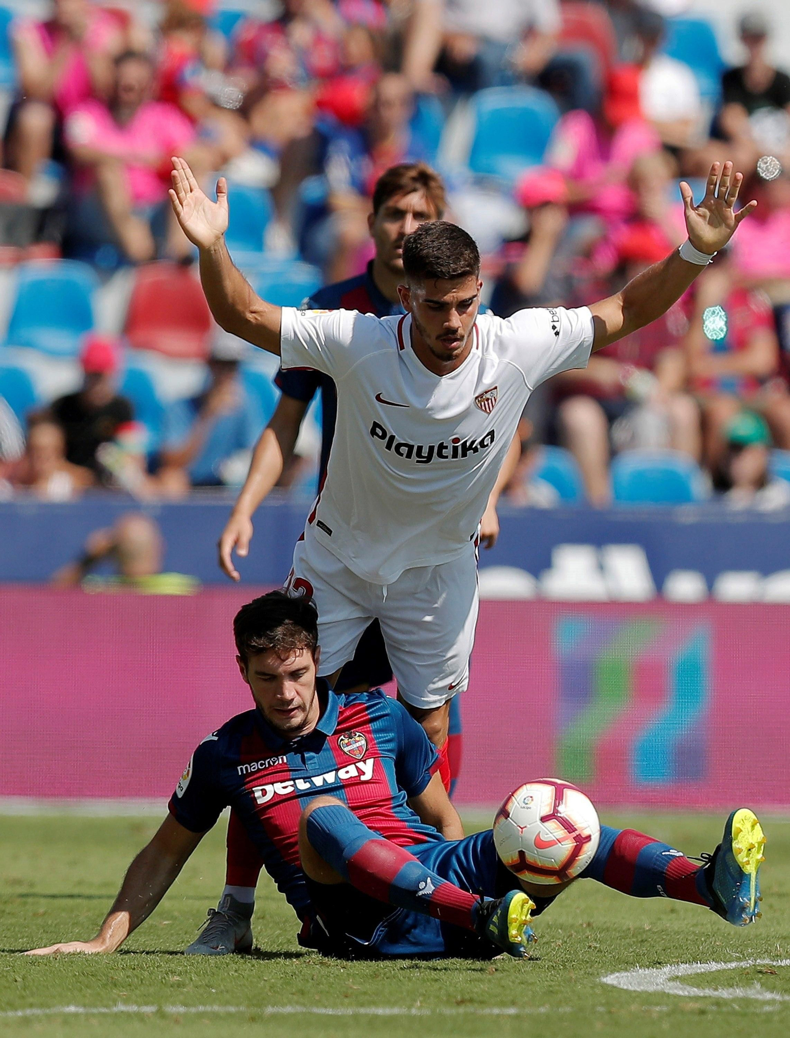 El Levante-Sevilla, en imágenes
