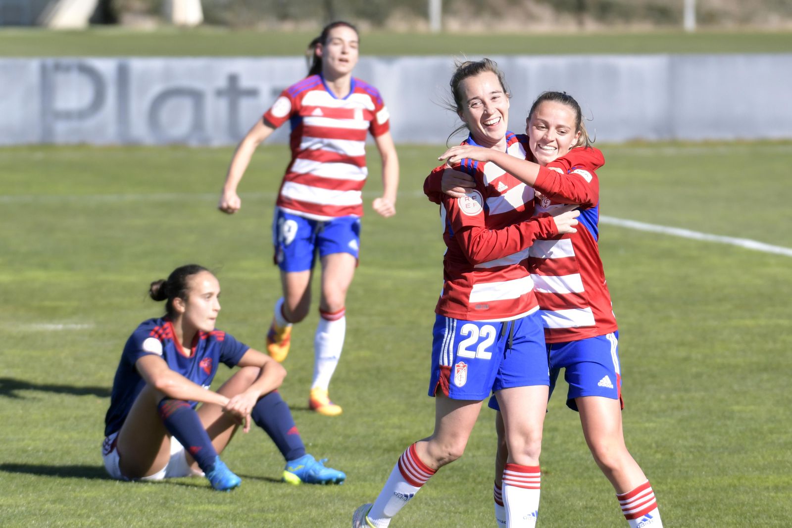 Celebración del gol de Nima.