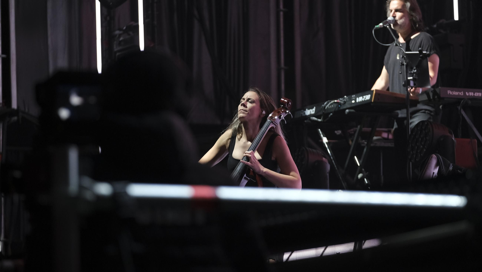 El concierto de Melendi llena de fans la Plaza de Toros de Almería, en imágenes