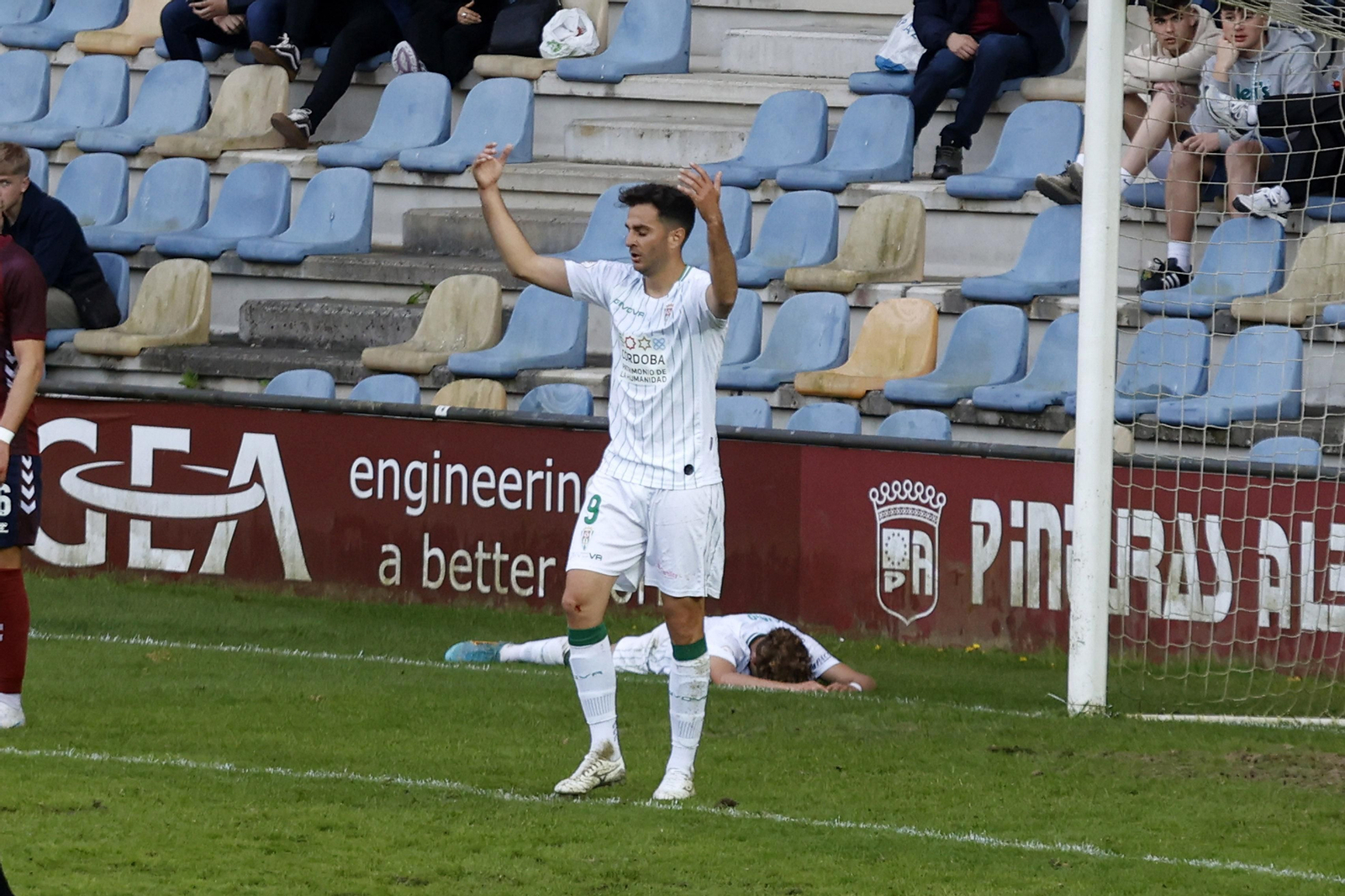 La derrota del Córdoba CF en Pontevedra, en imágenes