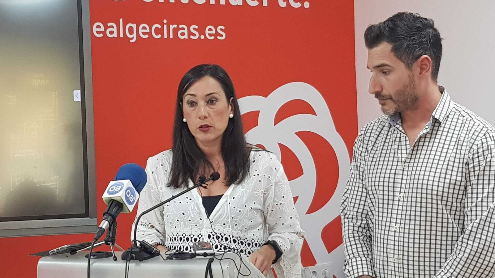 Rocío  Arrabal  y Fran Fernández, en la rueda de prensa este lunes.
