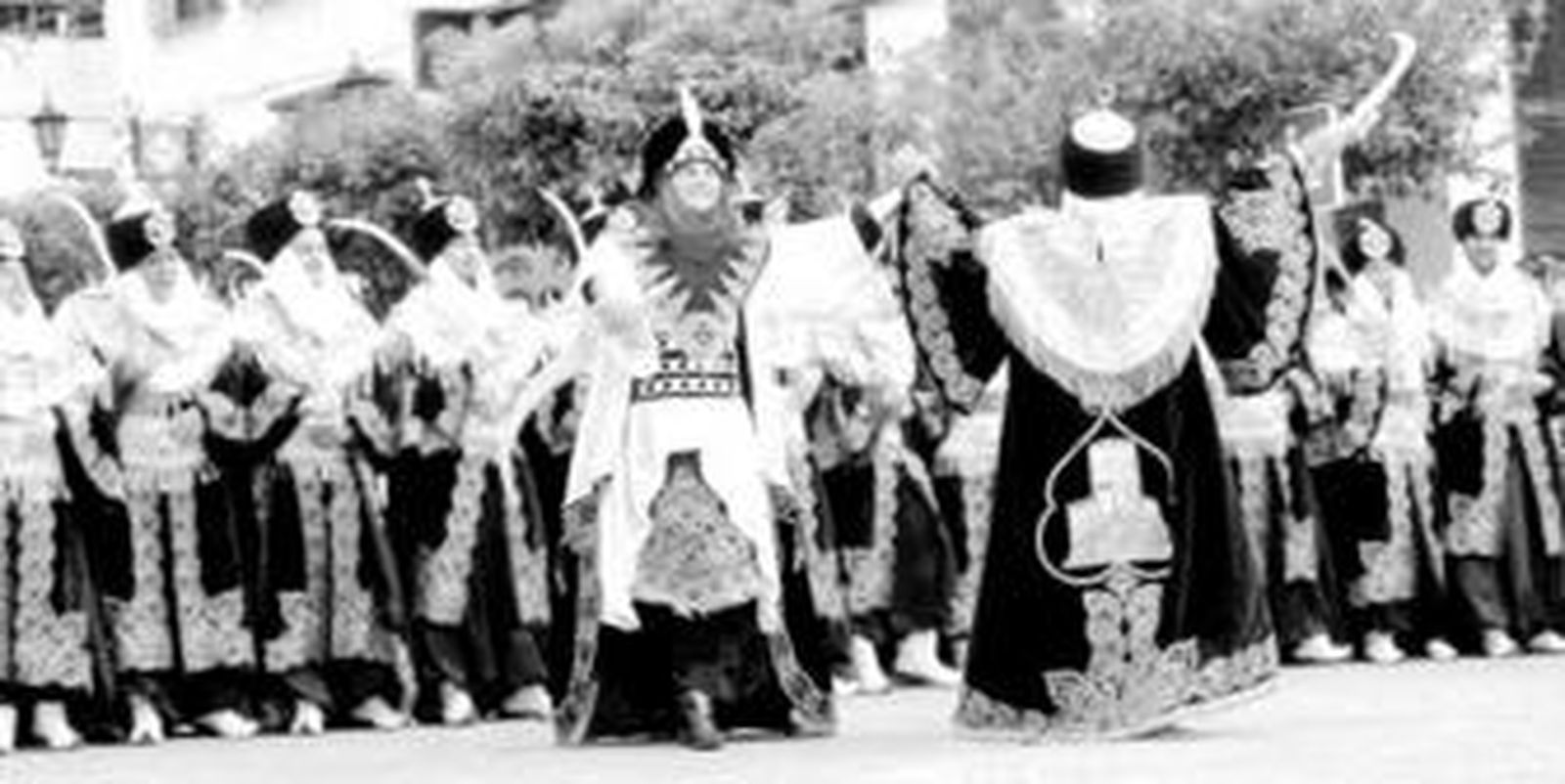 Los disfraces fueron el aliciente de una mañana plagada de espectáculos para a todas las edades.