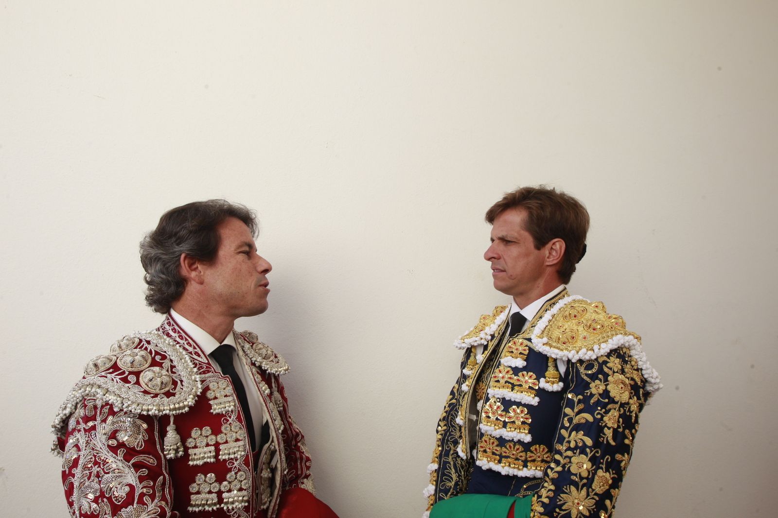 Imágenes del 'ambiente' en la corrida de toros de la Feria de Almería, con los diestros Morante de la Puebla, El Juli y Tomás Rufo