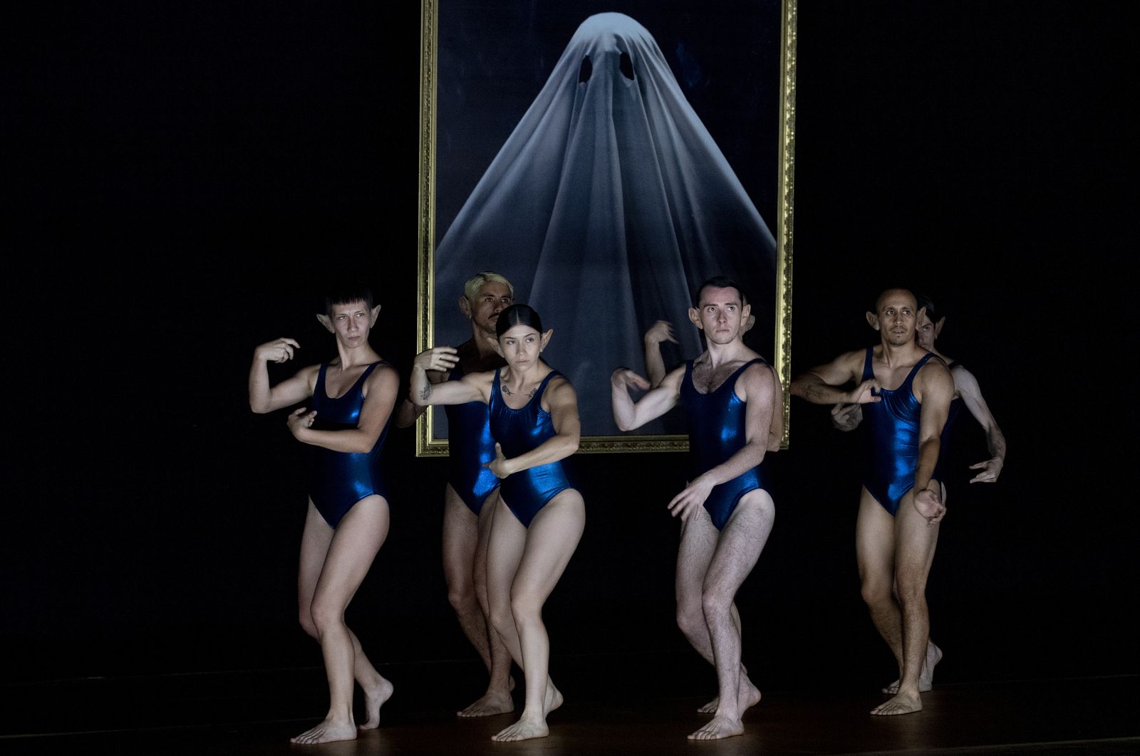 Imágenes del pase gráfico de la obra de La Resentida Oasis de la impunidad