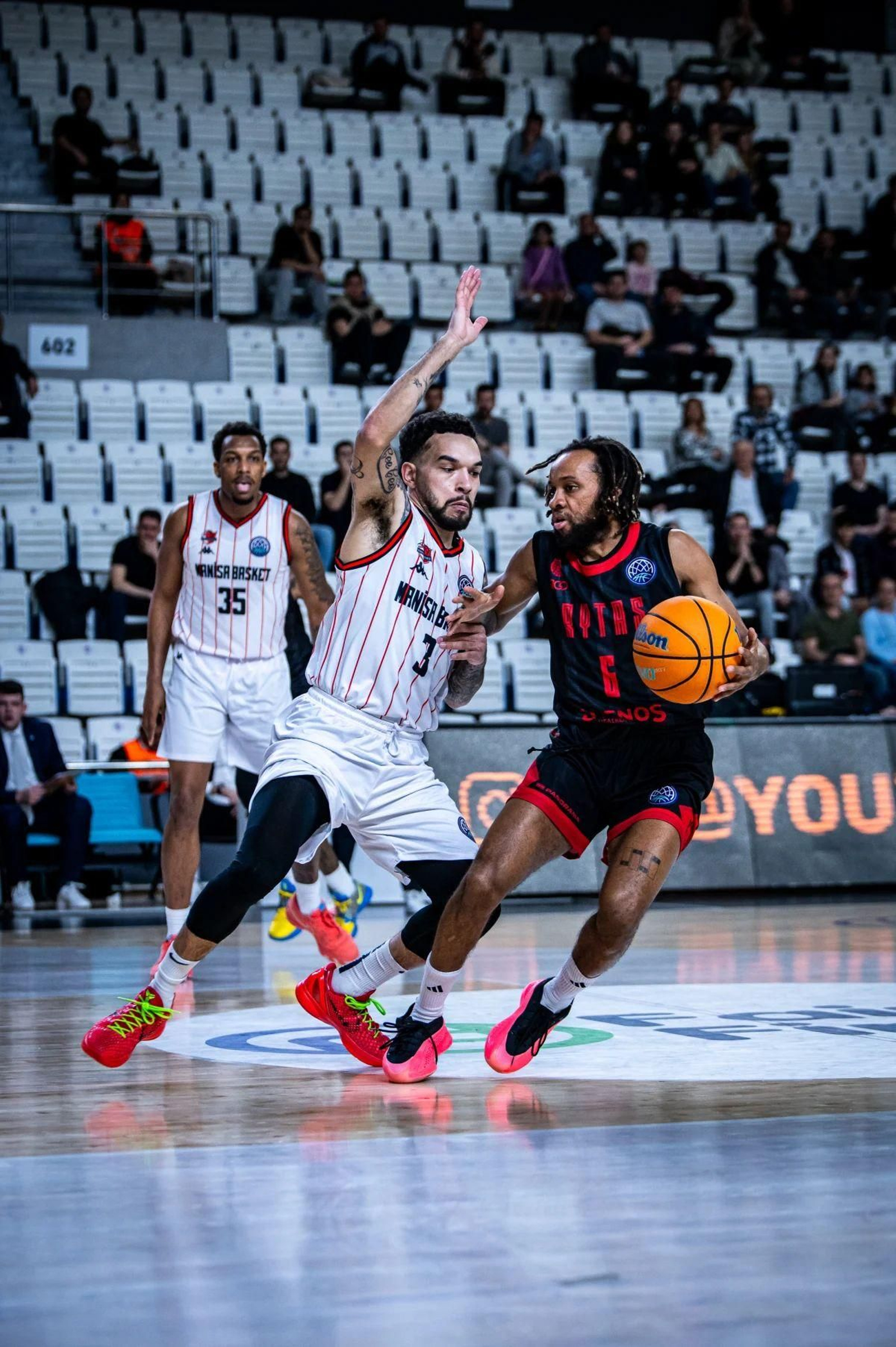 BCL: El Manisa tritura al Rytas y agita el grupo del Unicaja