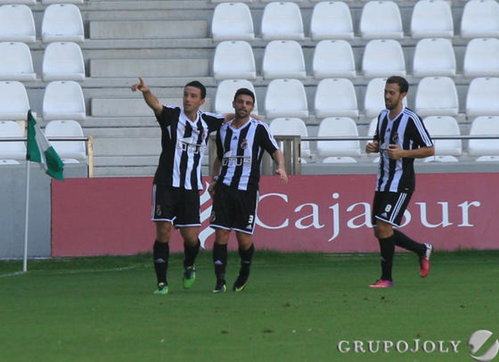 Los linenses enlazan en Córdoba su segundo triunfo fuera de casa (1-2)

Foto: Oscar Barrionuevo