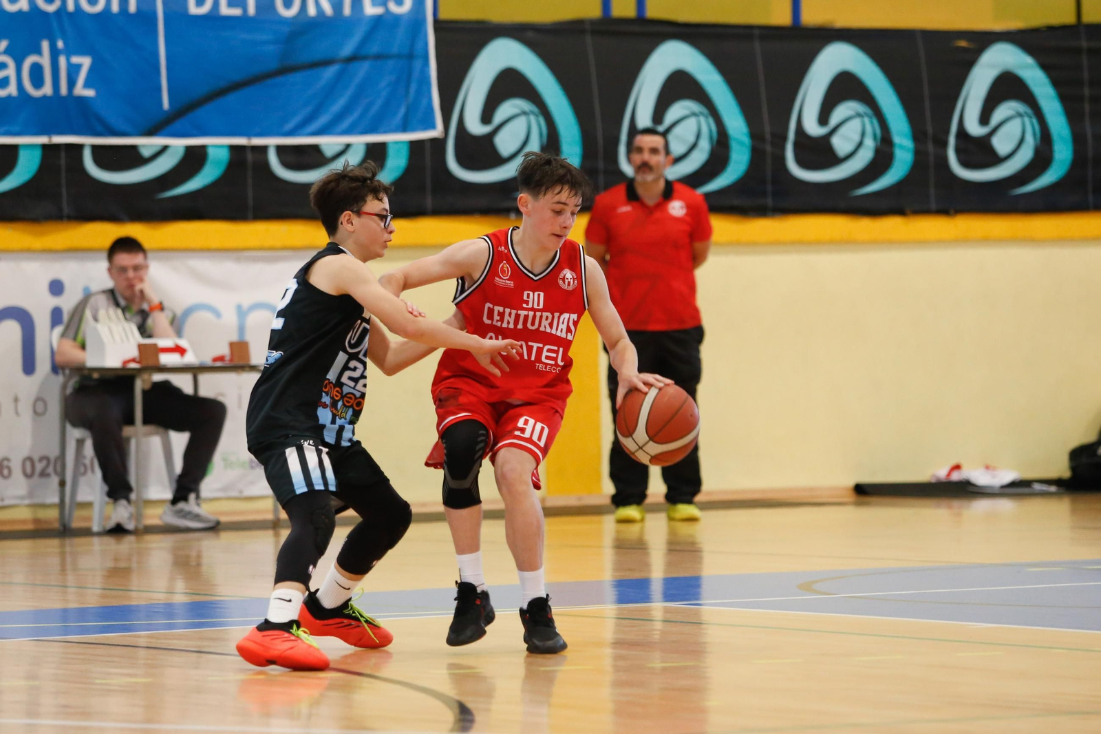 Las fotos de la segunda jornada del XIV torneo de baloncesto Semana Santa Ciudad de La Línea