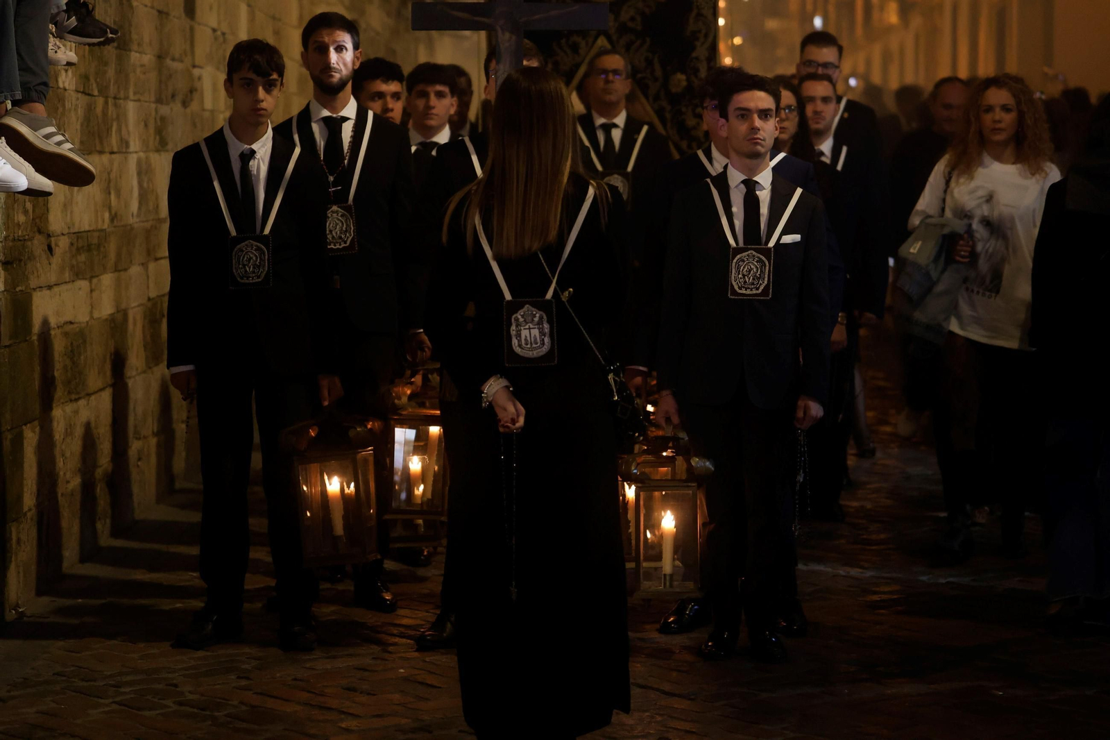 Ánimas celebra el 50 aniversario de la Virgen de las Tristezas por las calles de Córdoba
