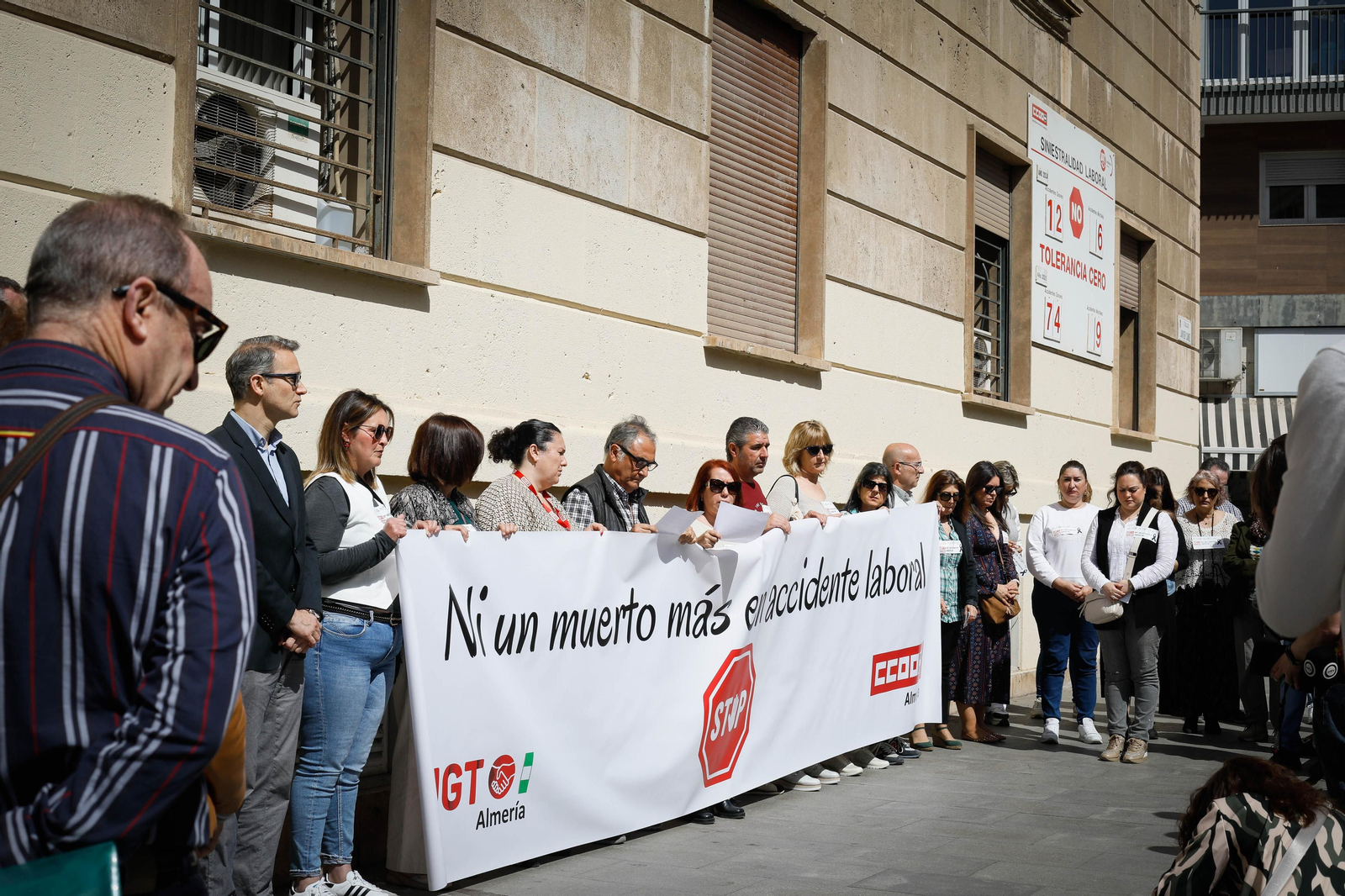 Imágenes de la concentración por muerte de un trabajador en accidente laboral