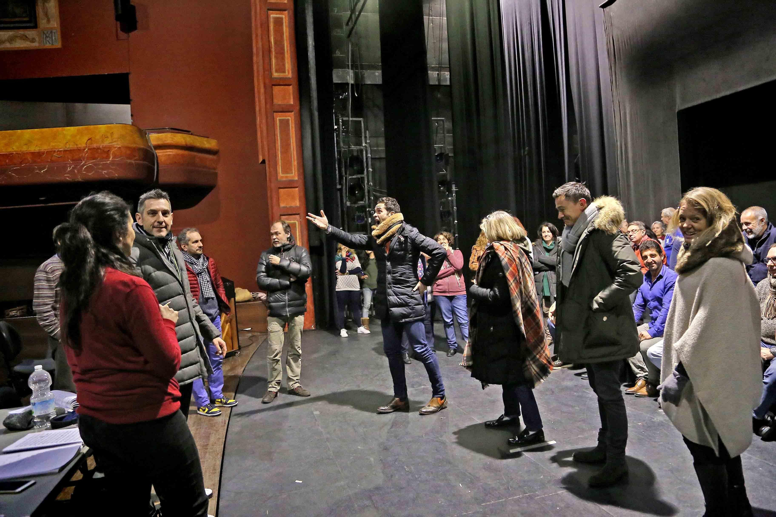 Un momento de los ensayos ayer de la obra en el Teatro Villamarta. Un momento de los ensayos ayer de la obra en el Teatro Villamarta.