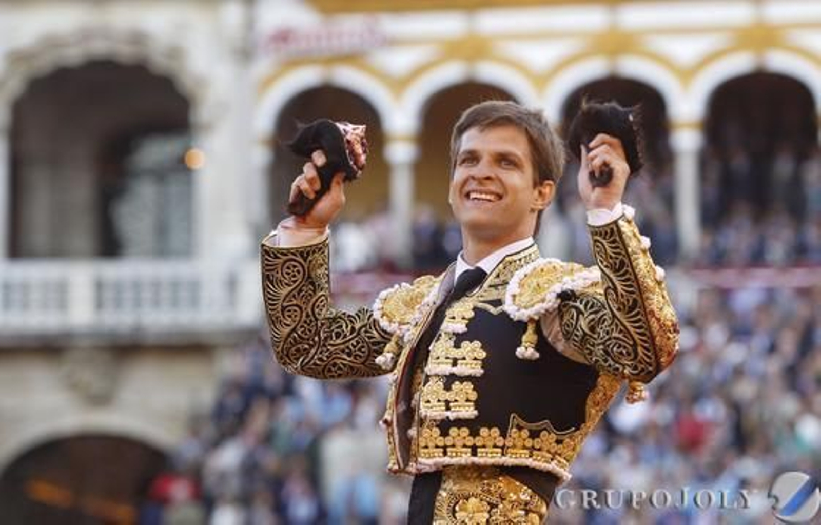 El Juli corta dos orejas en una actuación plena de poderío.

Foto: Juan Carlos Muñoz