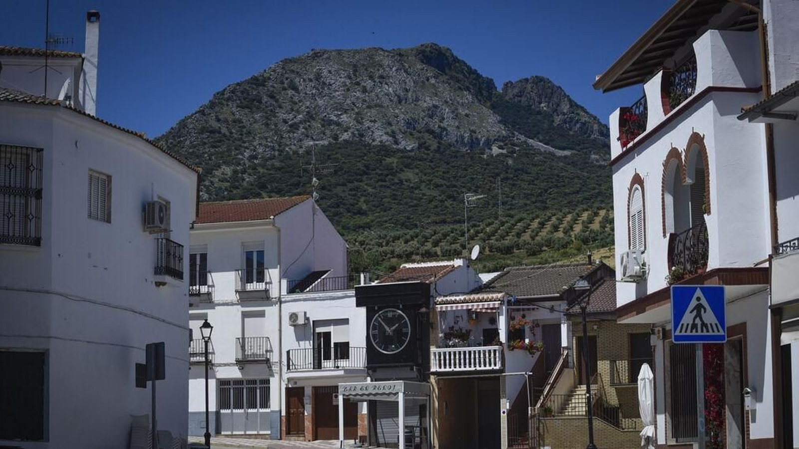 Una vista de Algámitas, con las calles vacías durante el confinamiento.
