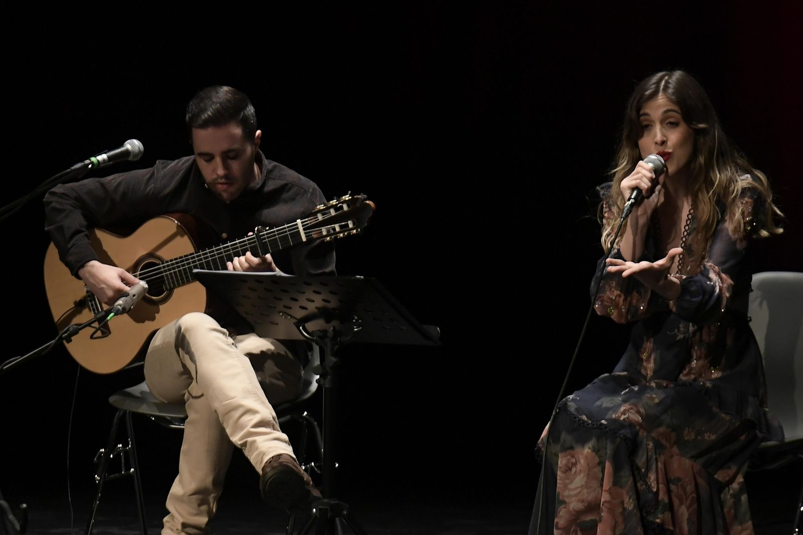 La voz de Carmen Muyor y la guitarra de Quique presentan 'Amarraditos' en Granada