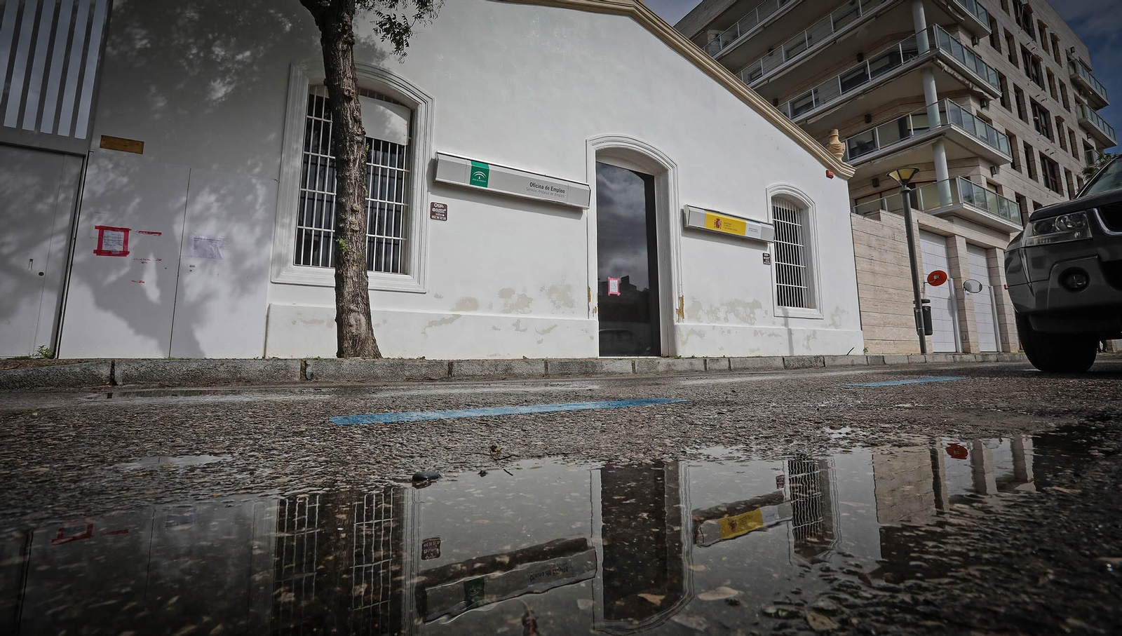 Fachada de la sede de Oficina de Empleo de la calle Paúl.