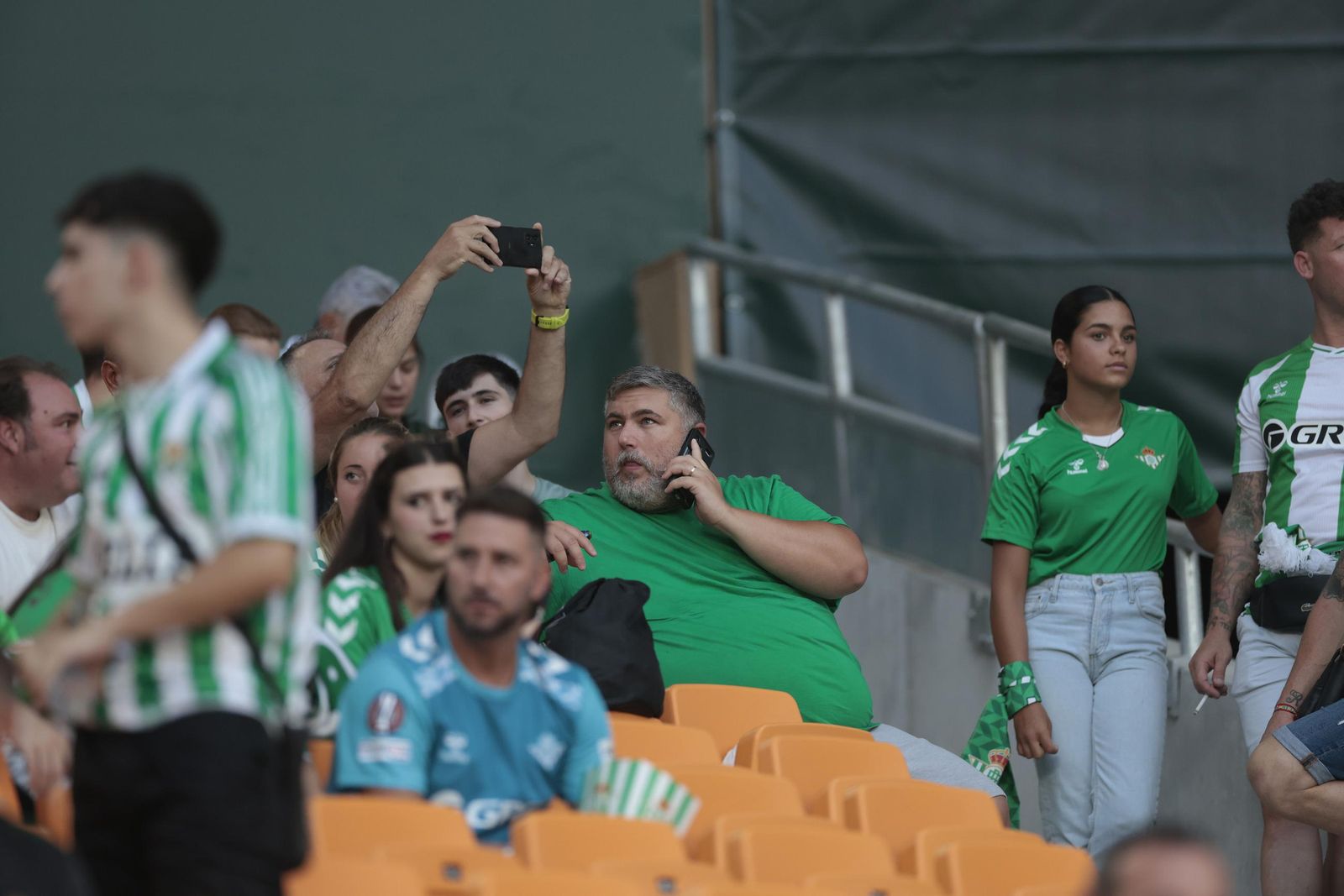 Búscate en las fotos del Betis - Alavés