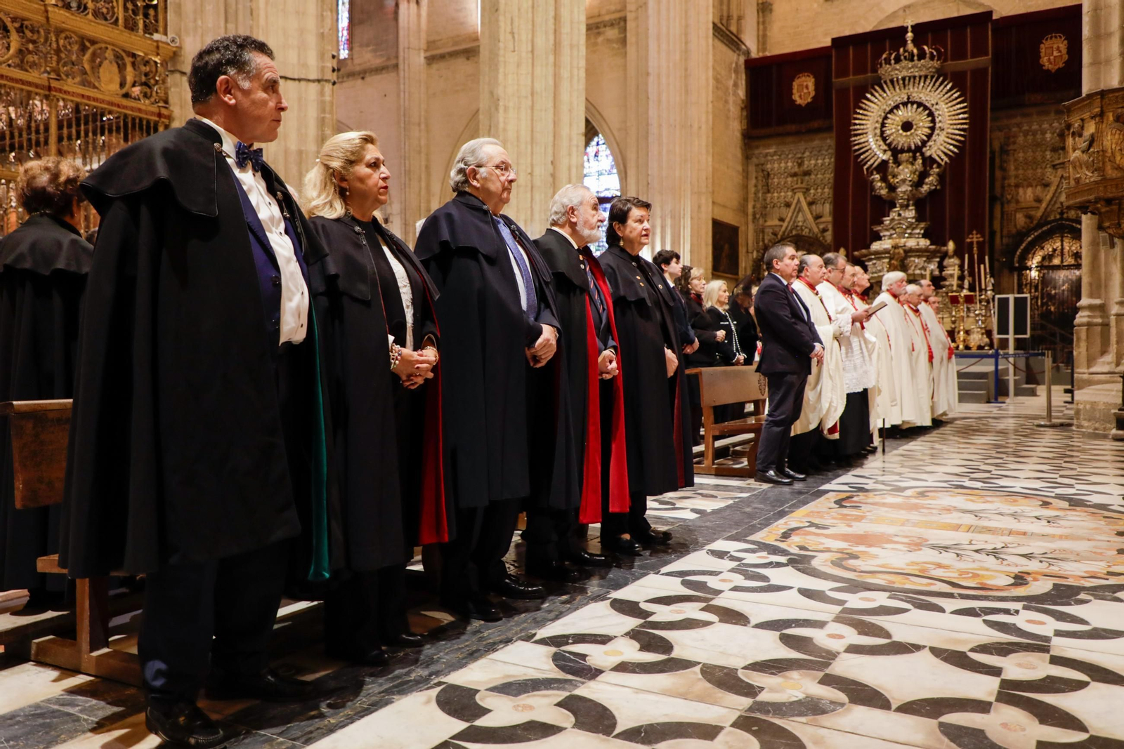 Apertura de la urna de San Fernando y Procesión de la Espada