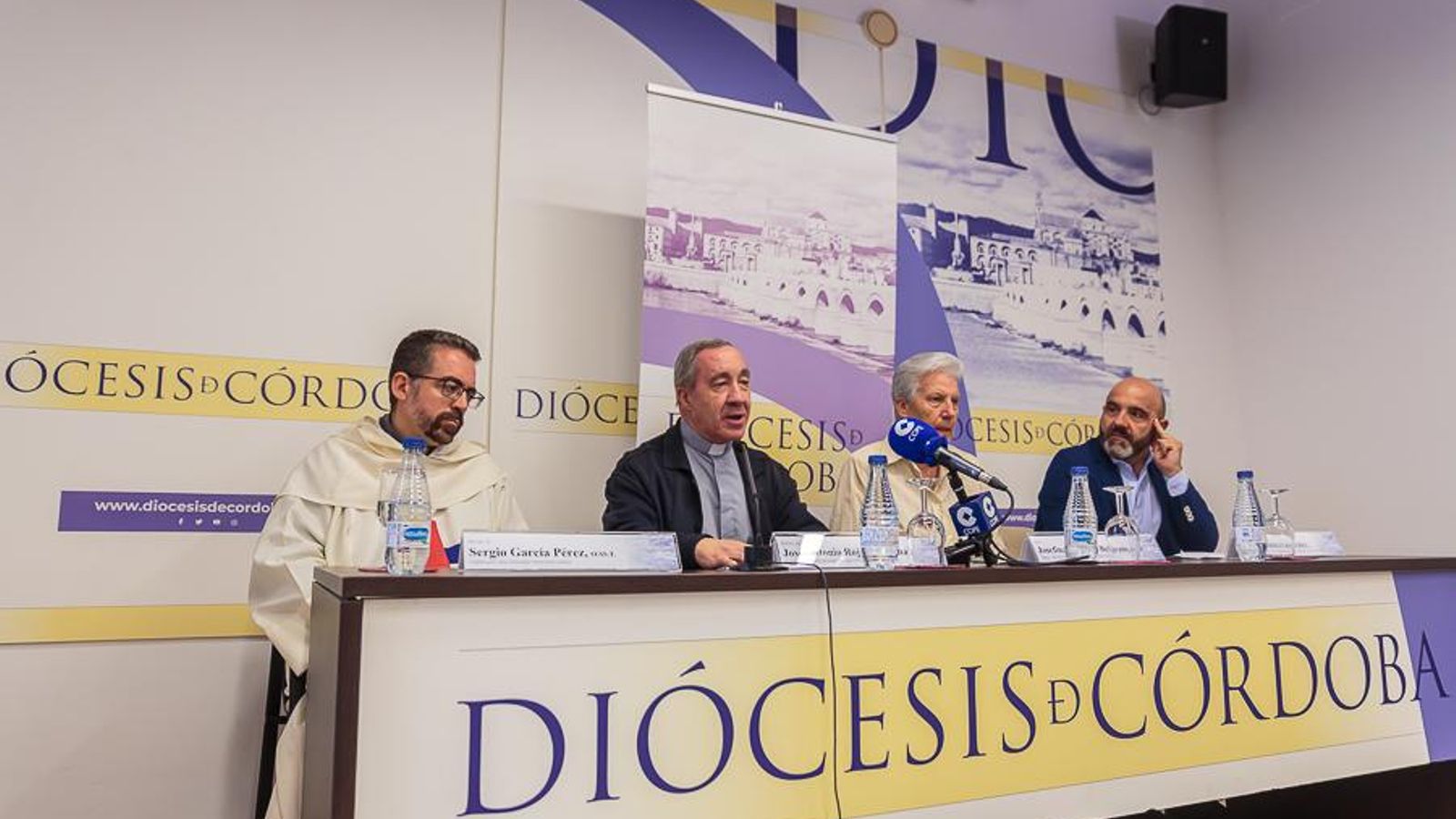 Un momento de la rueda de prensa.