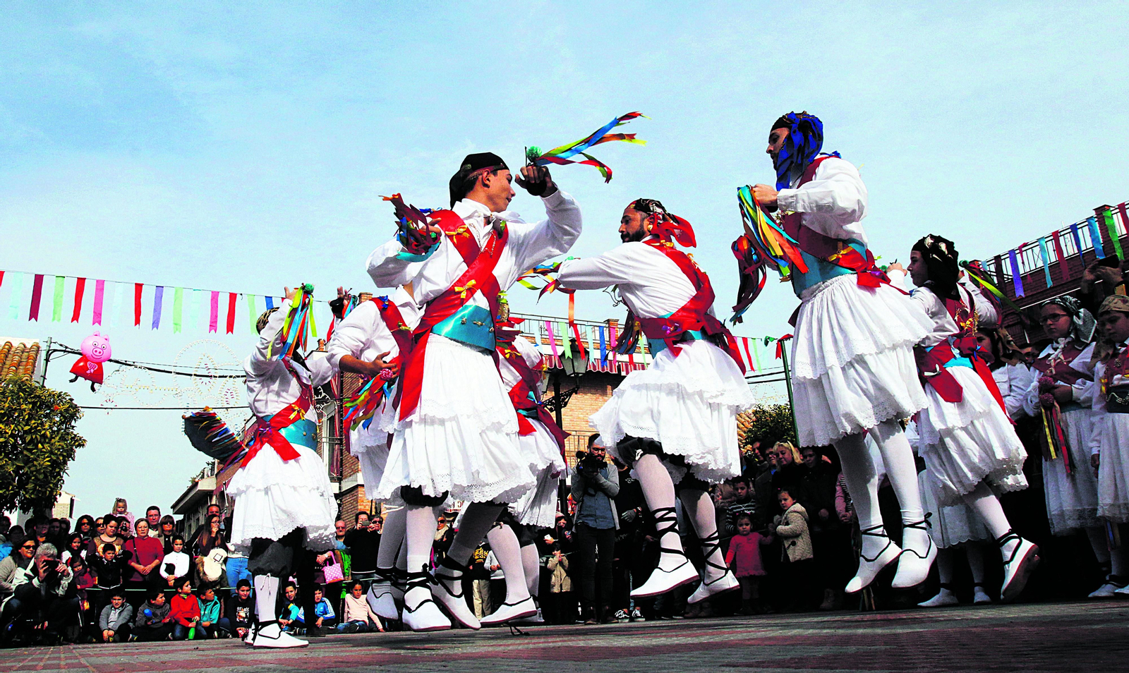 Una estampa del Baile de los Locos, en Fuente Carreteros.
