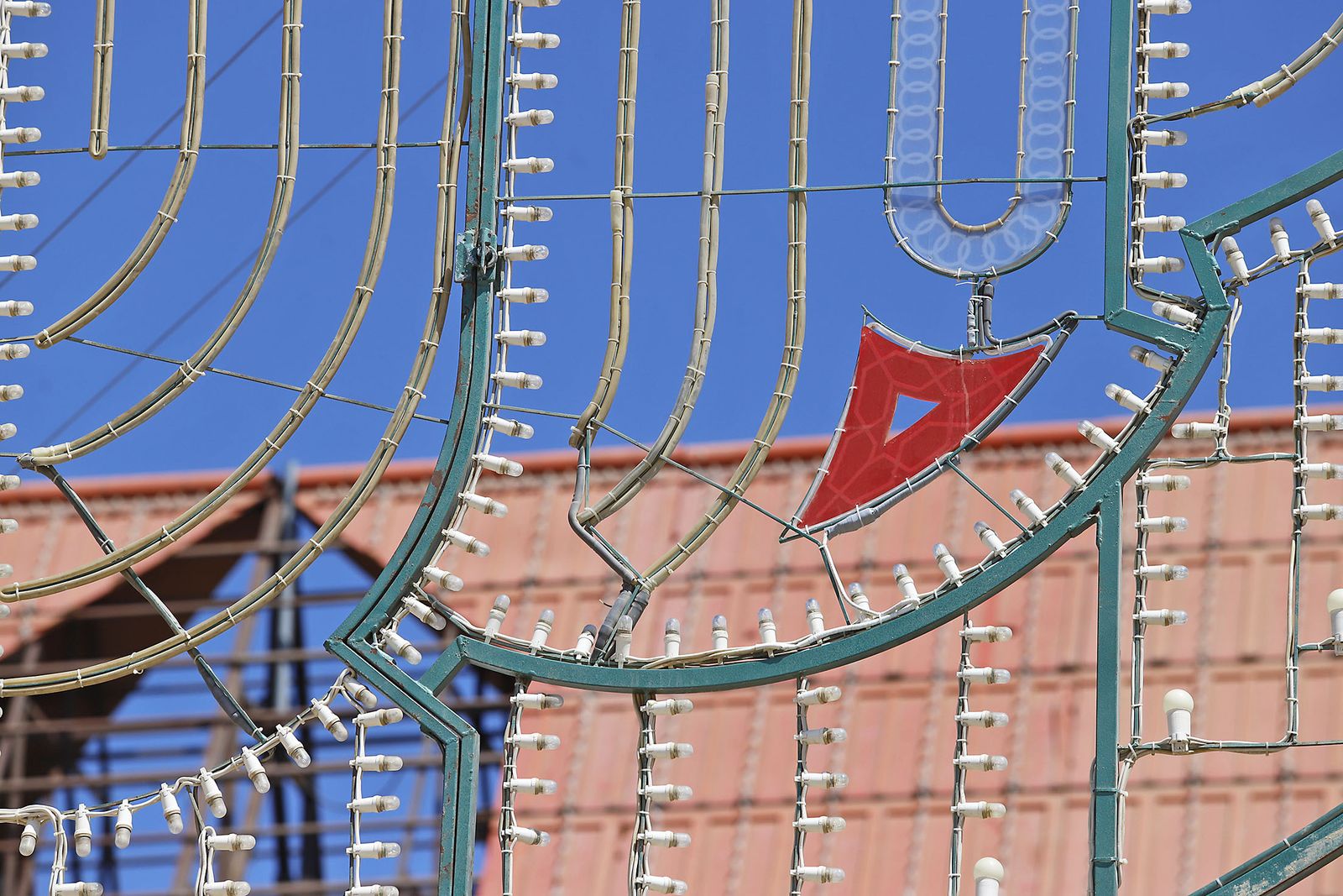 Visita al recinto ferial para supervisar los preparativos de cara a la celebración de las Fiestas Colombinas 2023