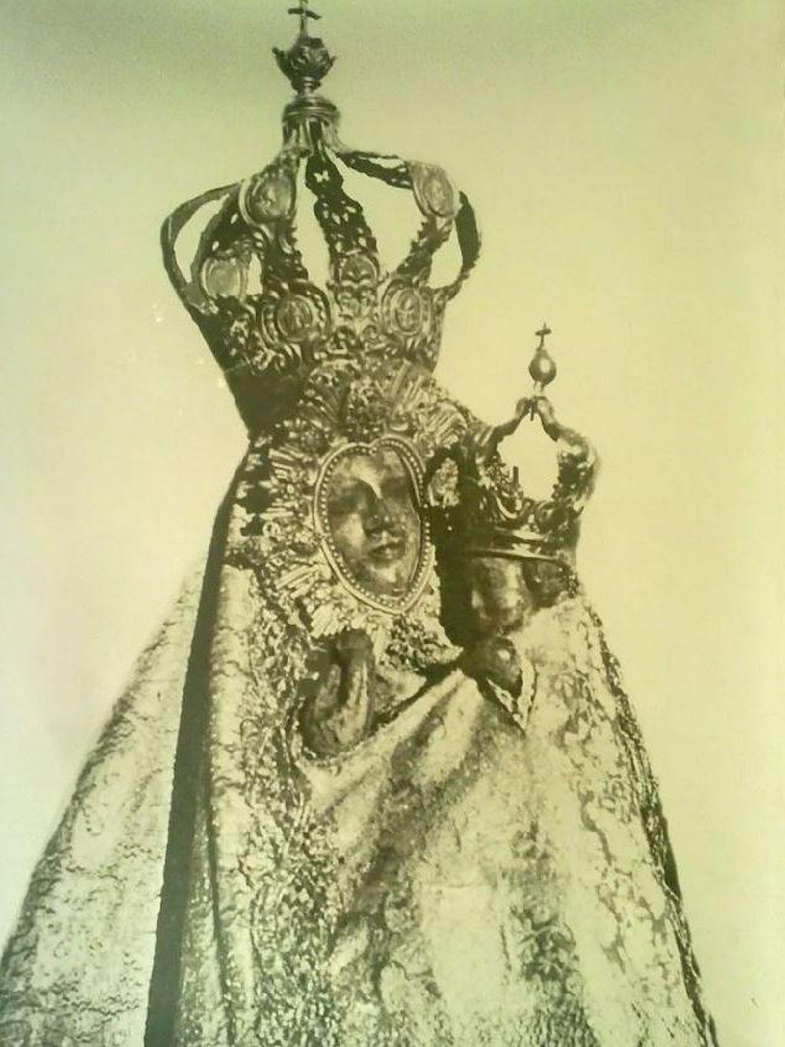 Antigua imagen de la Virgen de la Cabeza.