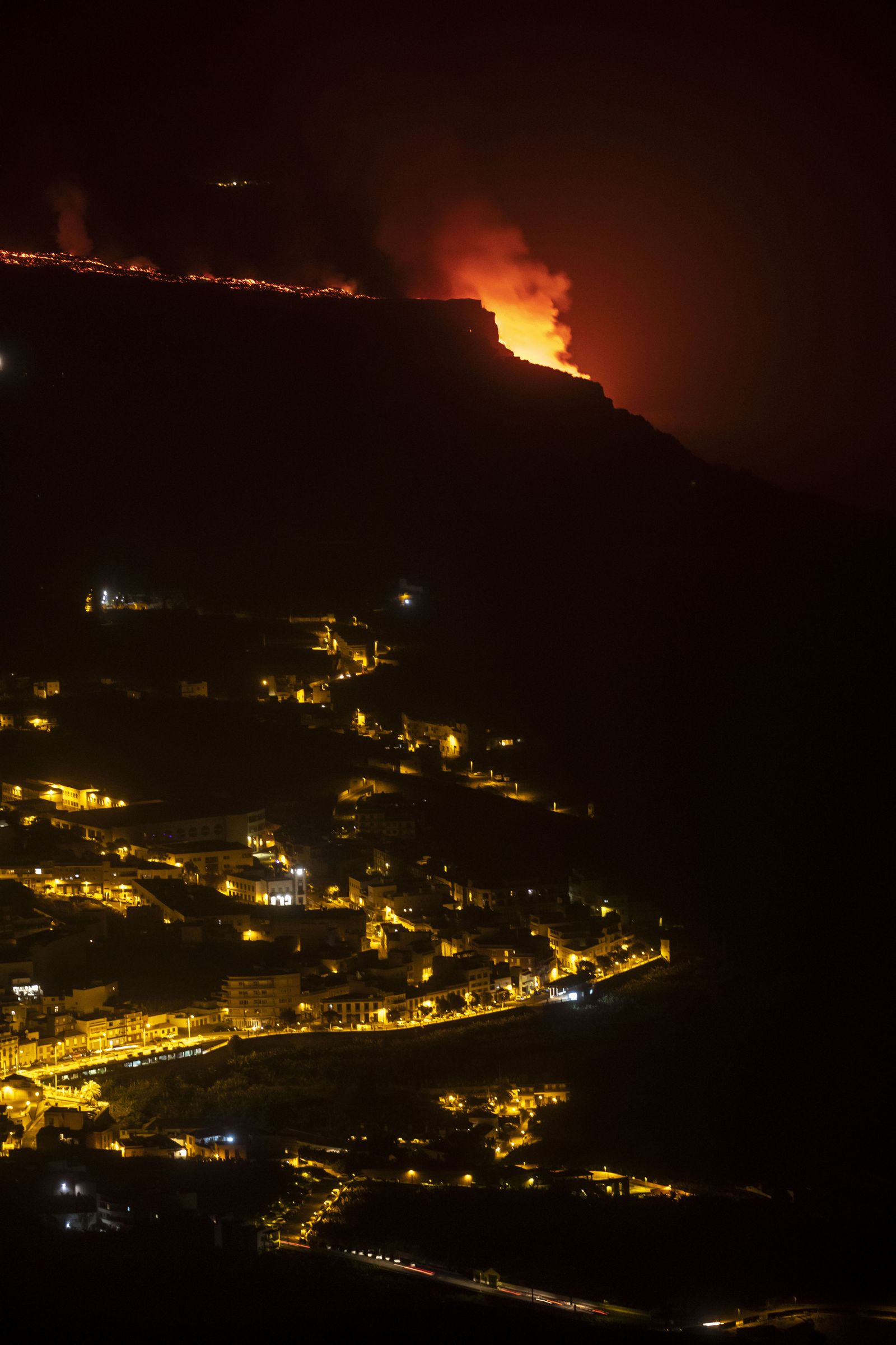 Así ha entrado la lava en el mar: las imágenes de un espectáculo de ciencia ficción