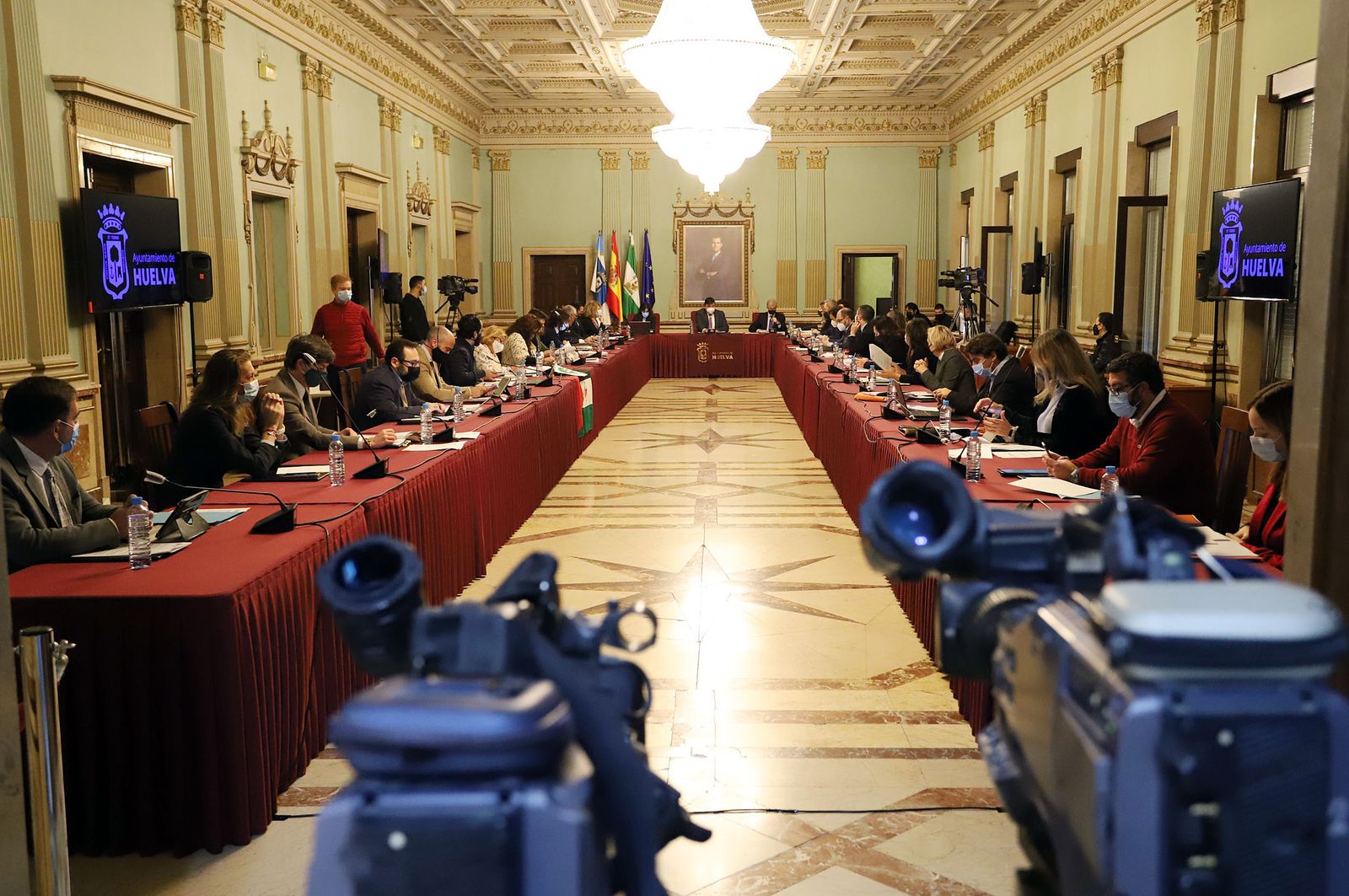 Imágenes del pleno celebrado en el Ayuntamiento de Huelva