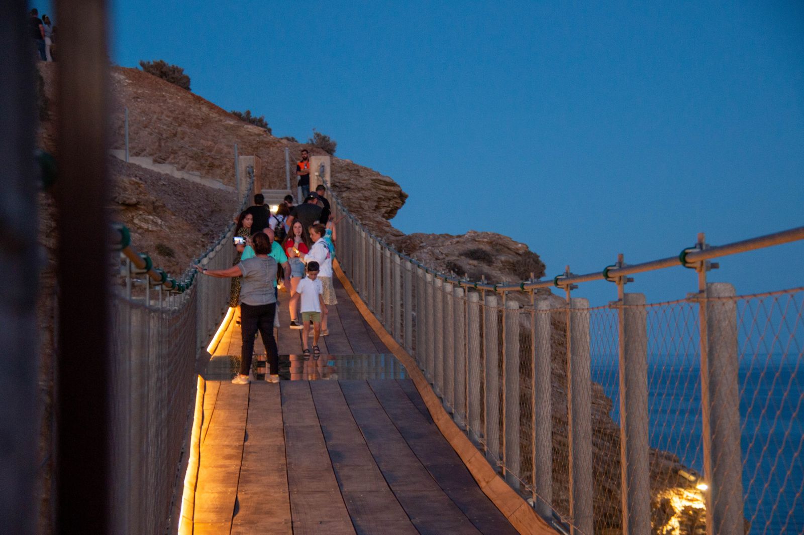 El Gobierno andaluz señala el puente colgante de Torrenueva como "referencia turística" de la Costa Tropical